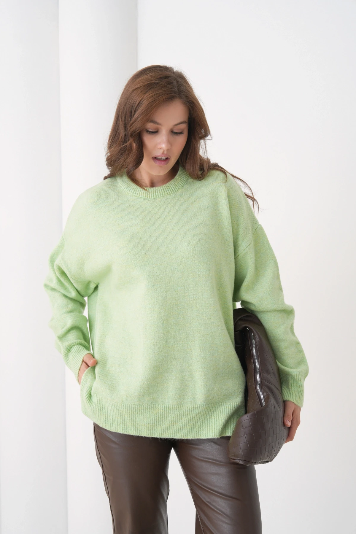 Kadın Bisiklet Yaka Yırtmaçlı Oversize Triko Kazak