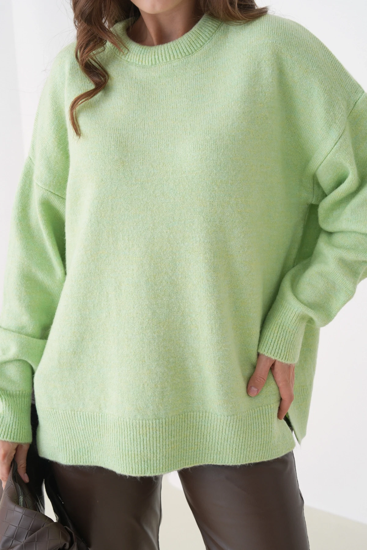 Kadın Bisiklet Yaka Yırtmaçlı Oversize Triko Kazak