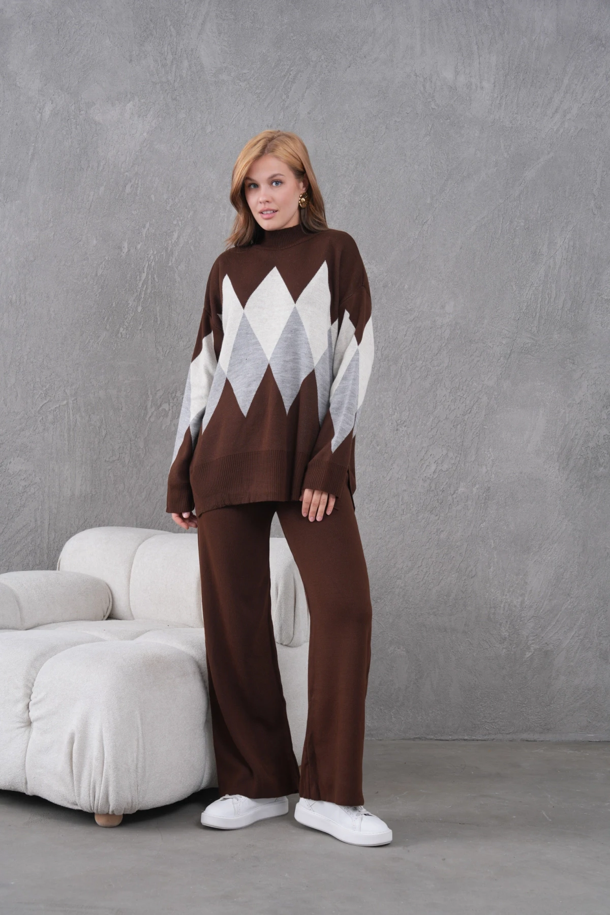 Kadın Dik Yaka Desenli Yırtmaçlı Kazak Pantolon İkil Triko Takım