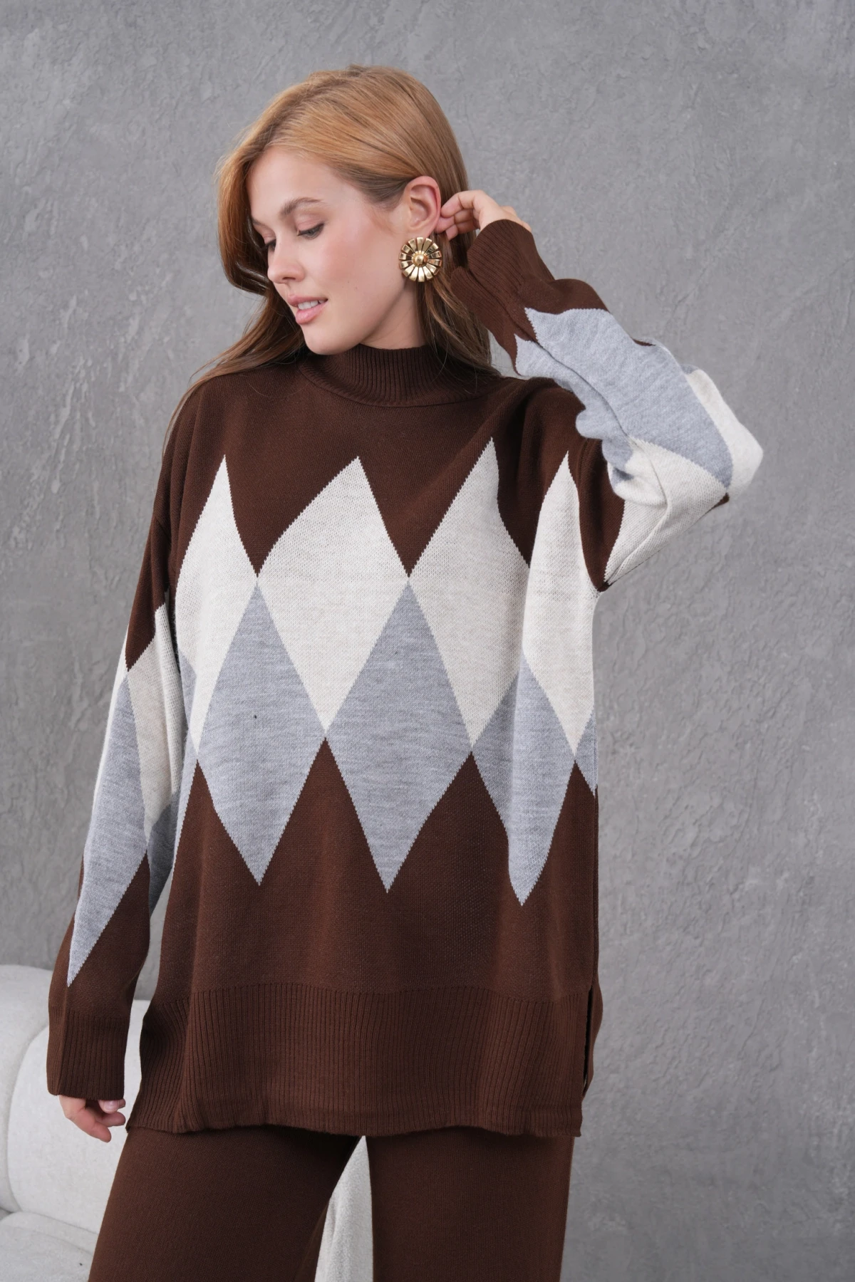 Kadın Dik Yaka Desenli Yırtmaçlı Kazak Pantolon İkil Triko Takım