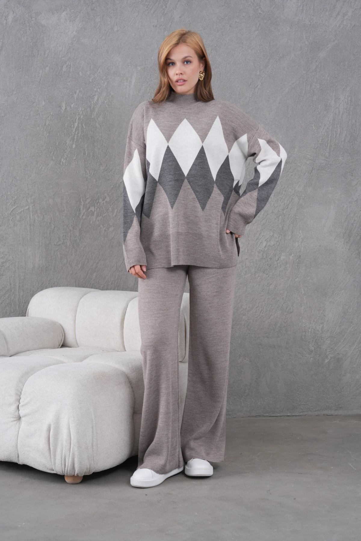 Kadın Dik Yaka Desenli Yırtmaçlı Kazak Pantolon İkil Triko Takım