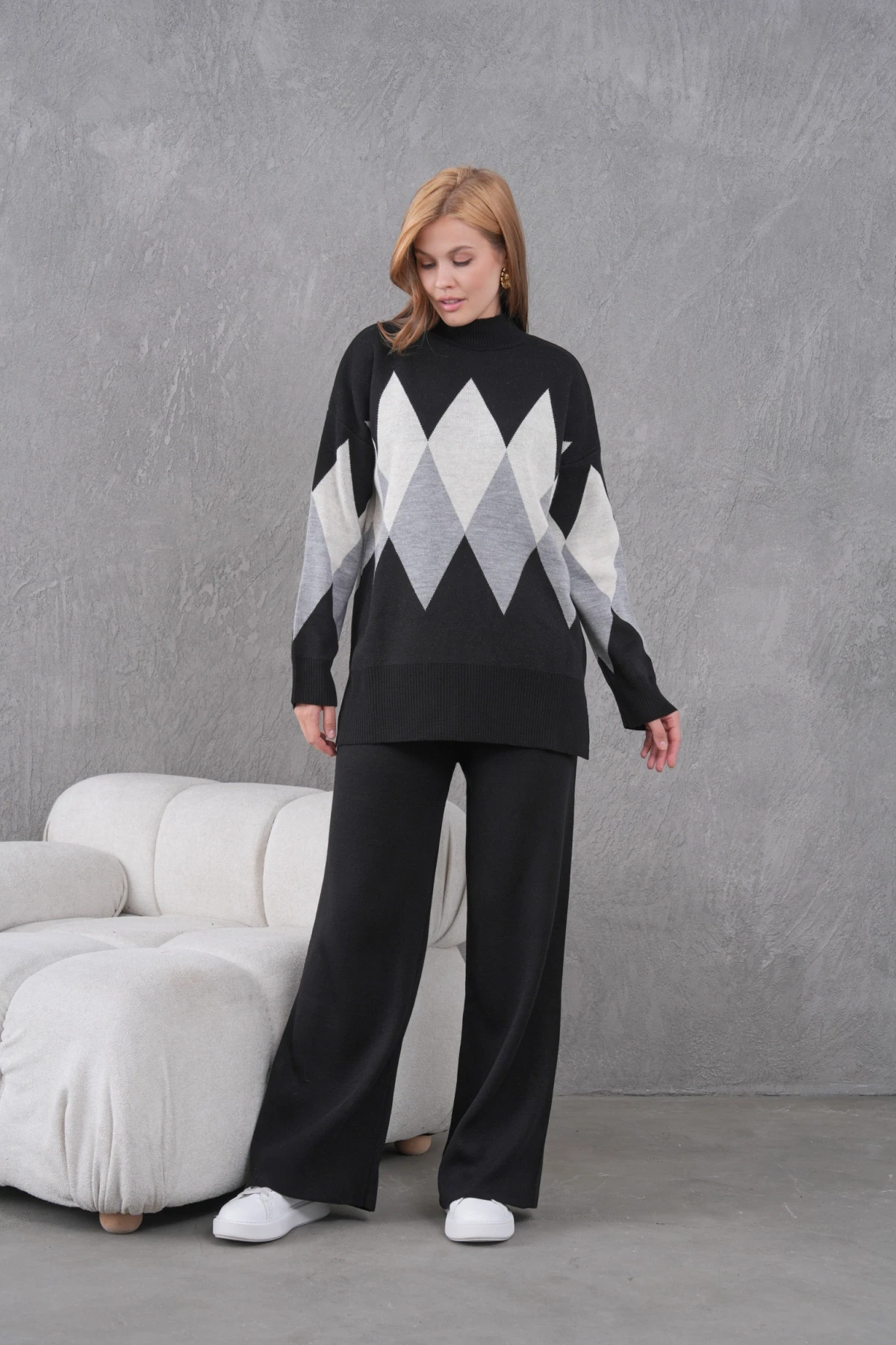 Kadın Dik Yaka Desenli Yırtmaçlı Kazak Pantolon İkil Triko Takım