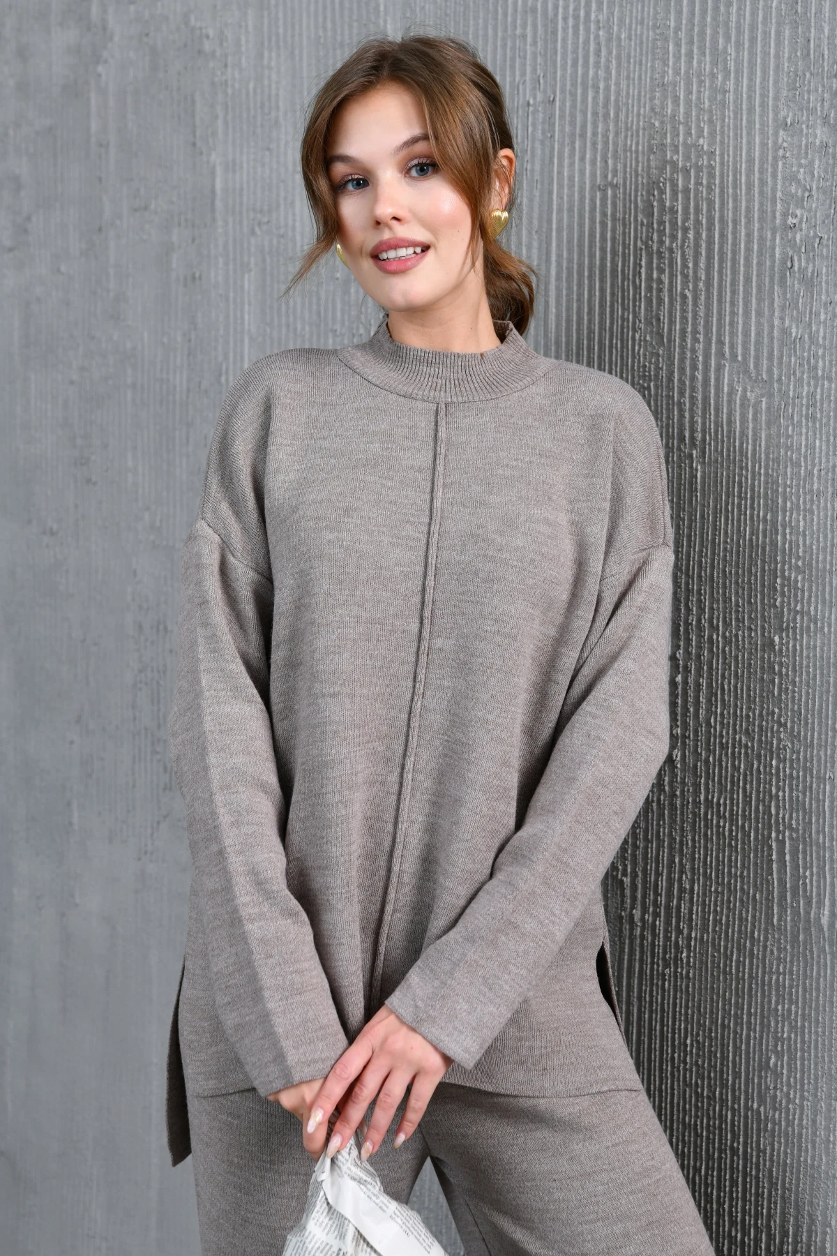 kadın dik yaka yırtmaçlı kazak pantolon triko alt-üst takım 