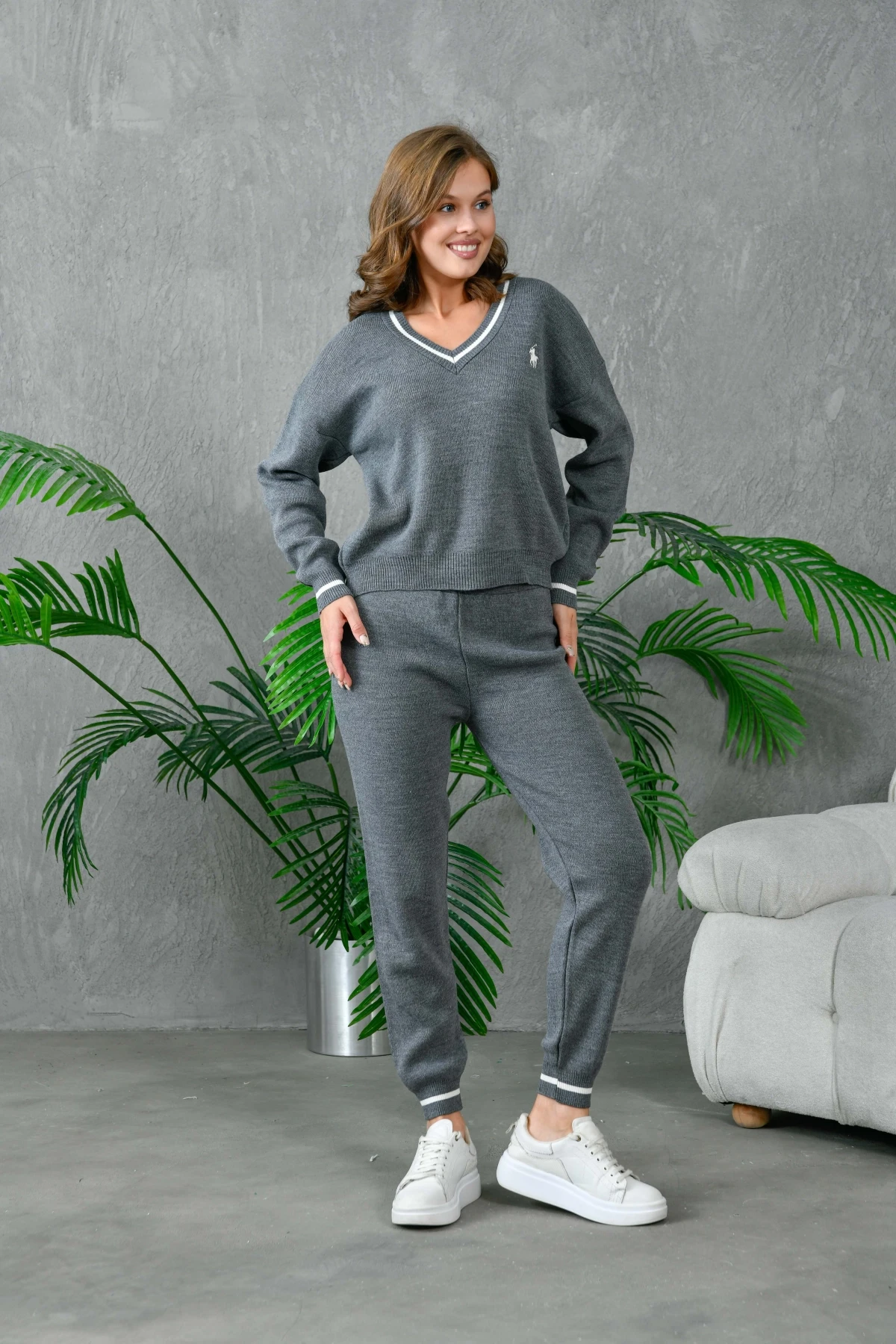 Kadın V Yak Nakış İşlemeli Kazak Pantolon Triko Alt-Üst Takım