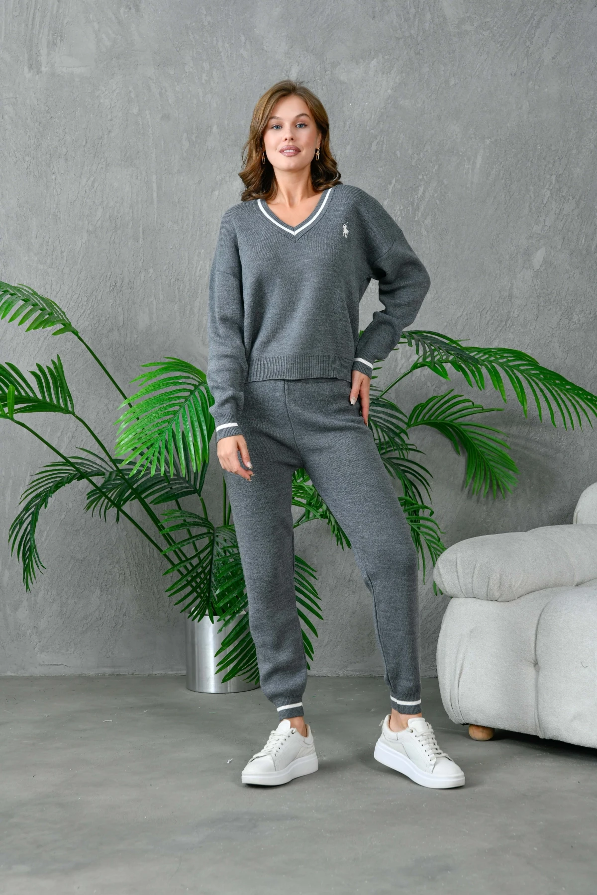 Kadın V Yak Nakış İşlemeli Kazak Pantolon Triko Alt-Üst Takım