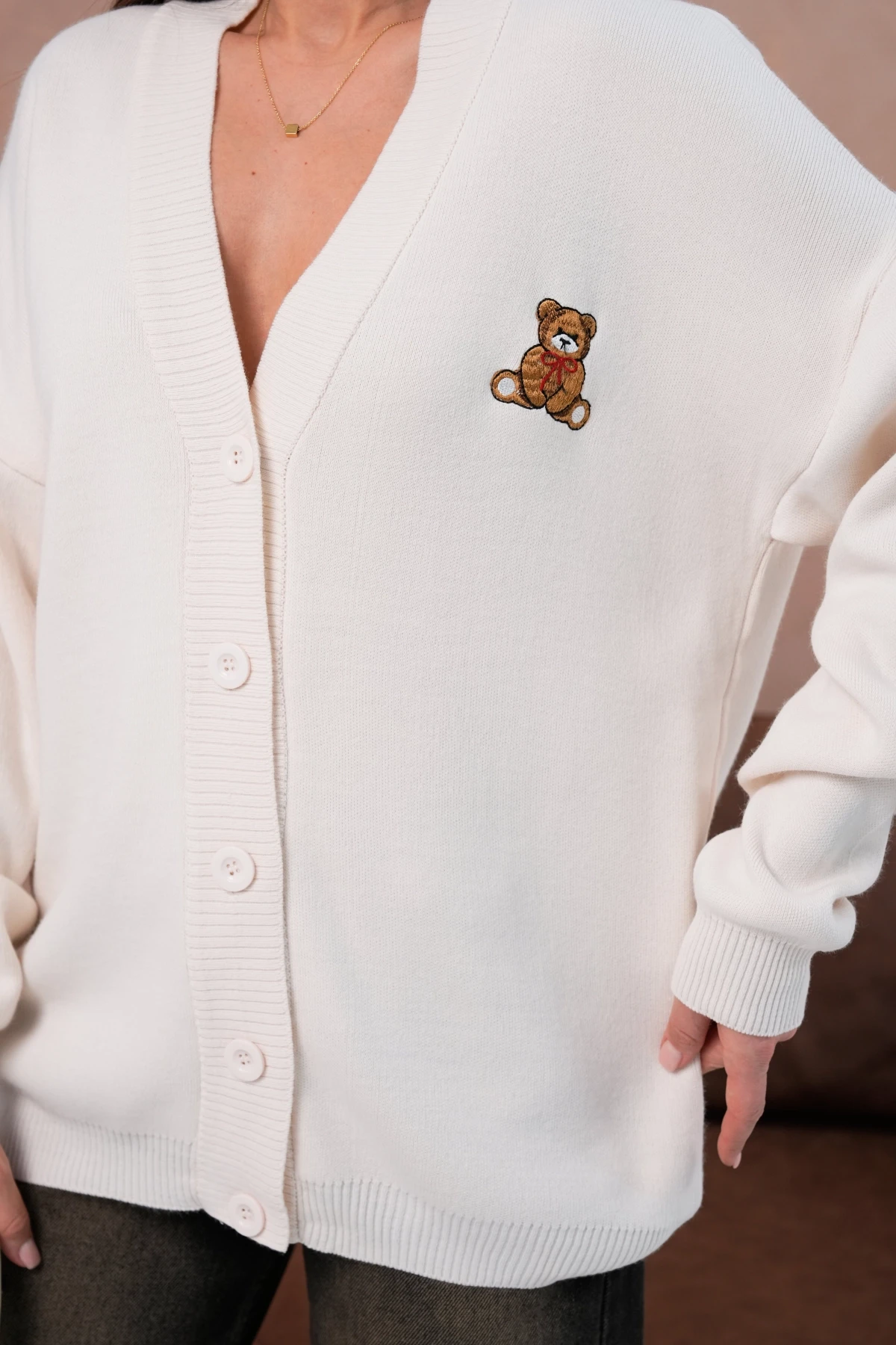 Kadın V Yaka Düğme Kapama Nakışlı Oversize Triko Hırka