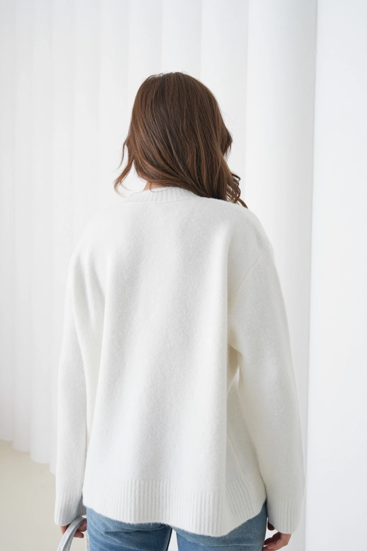 Kadın V Yaka Yumuşak Dokulu Oversize Triko Kazak