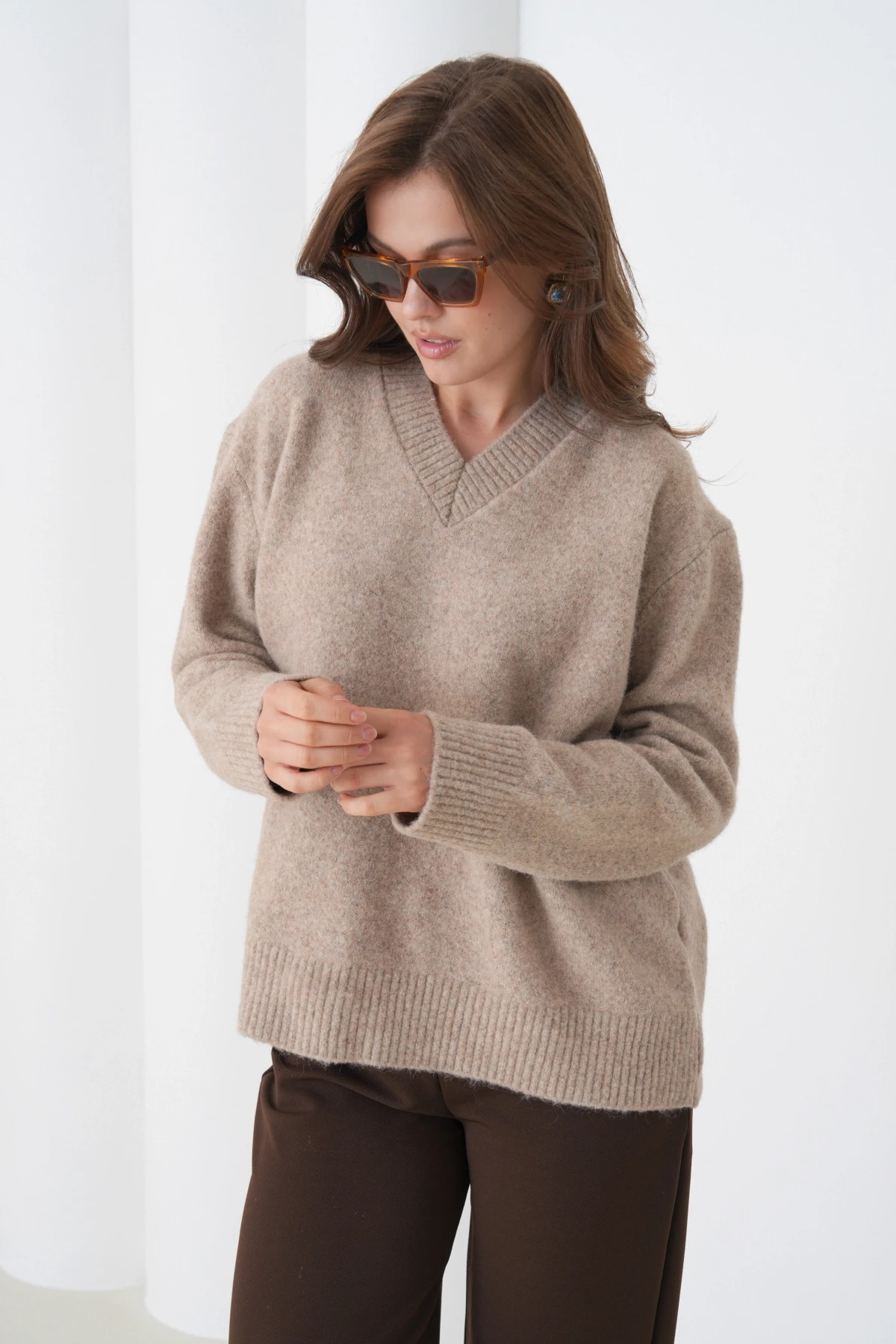 Kadın V Yaka Yumuşak Dokulu Oversize Triko Kazak