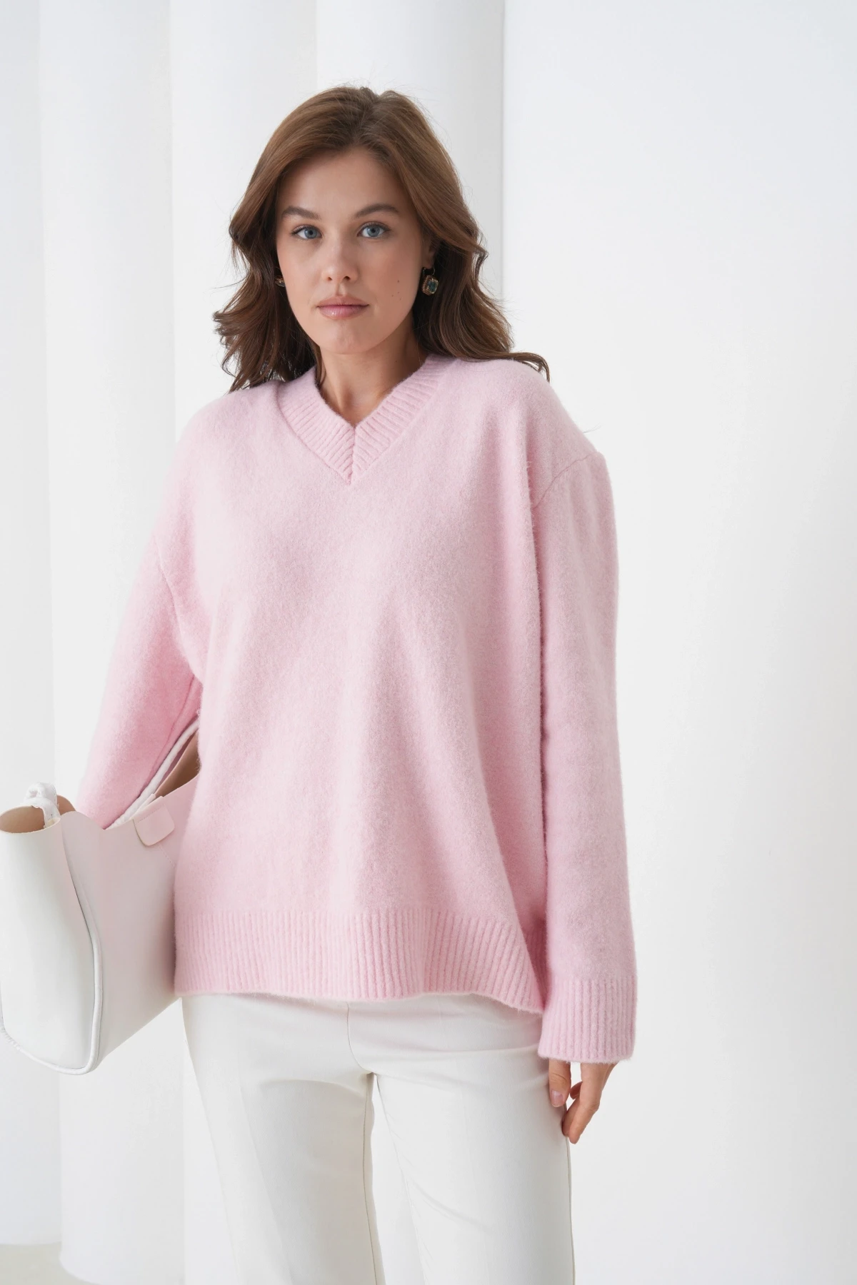 Kadın V Yaka Yumuşak Dokulu Oversize Triko Kazak