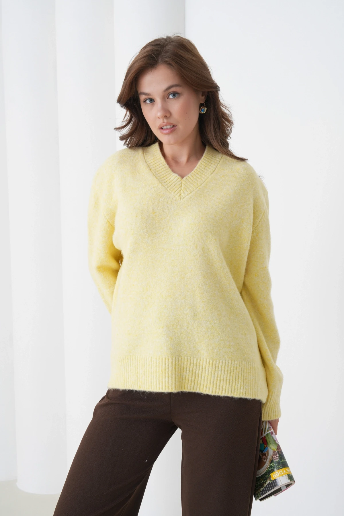 Kadın V Yaka Yumuşak Dokulu Oversize Triko Kazak