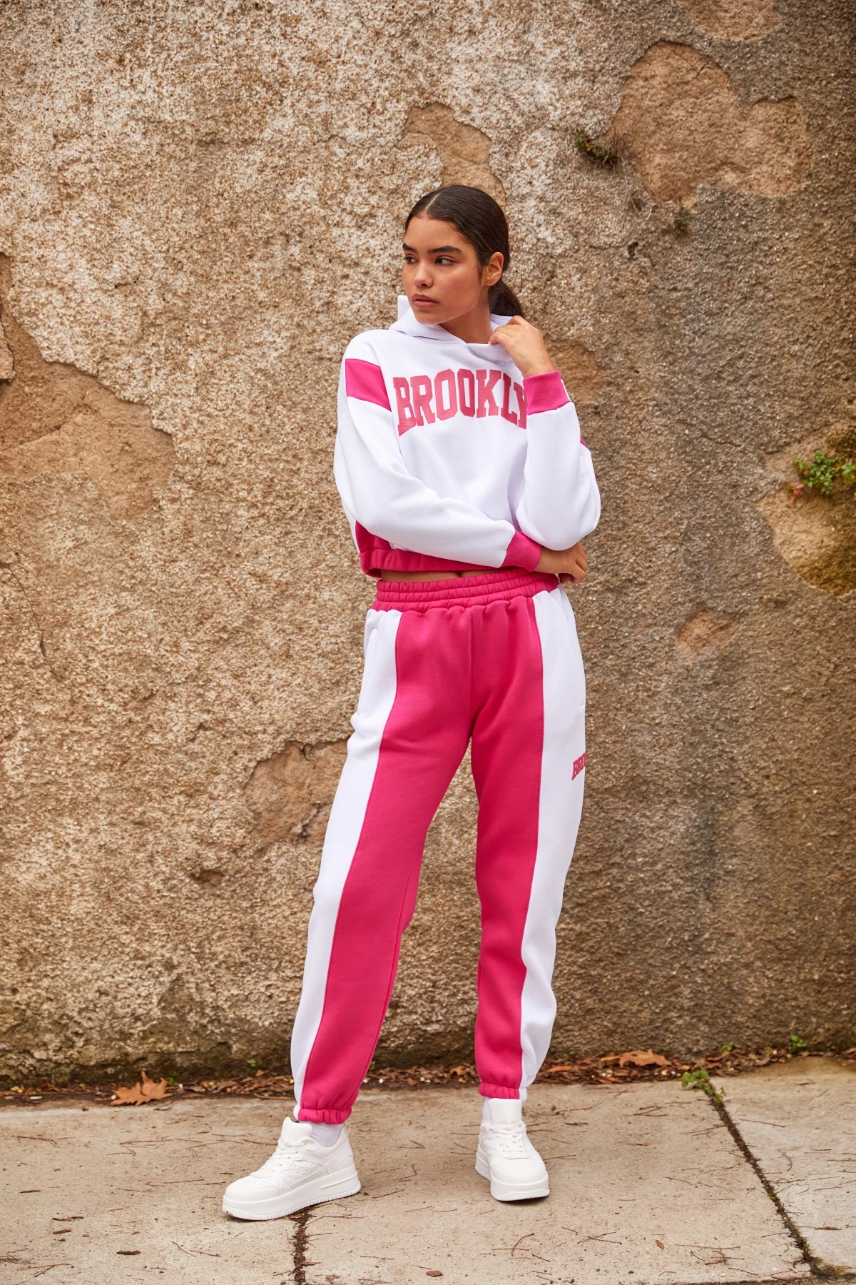  Kadın Beyaz Kapşonlu Baskı Detay Garnili Şardonlu Takım