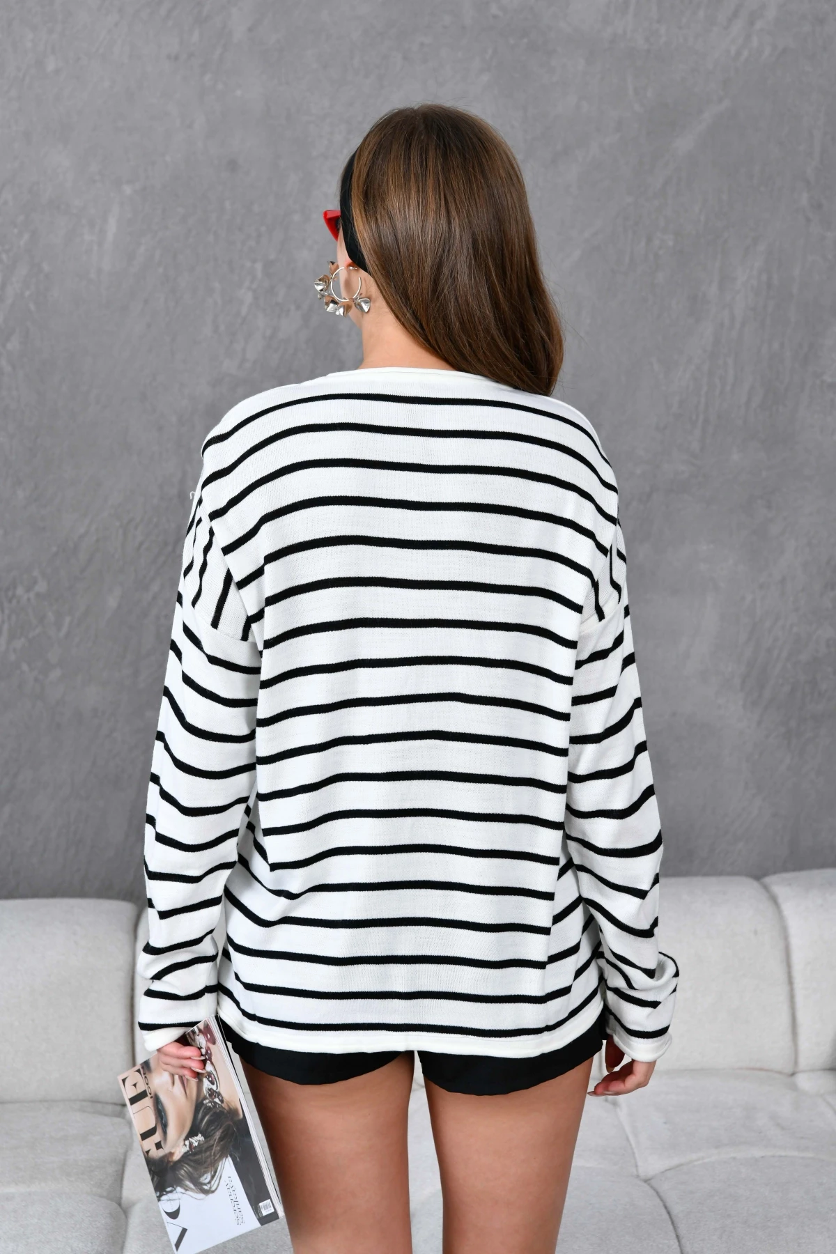 Kadın Bisiklet Yaka Çizgili Nakış Detay Oversize Triko Kazak