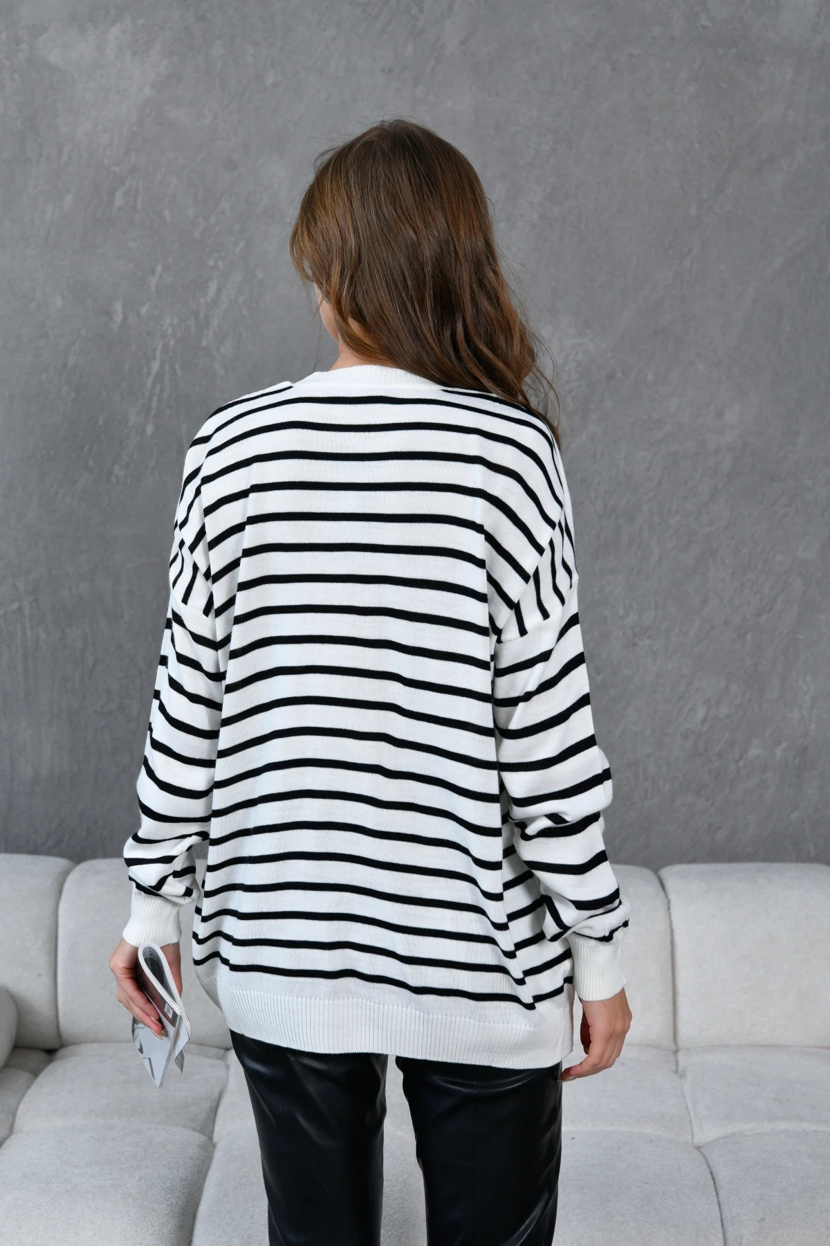 Kadın Bisiklet Yaka Çizgili Oversize Triko Kazak