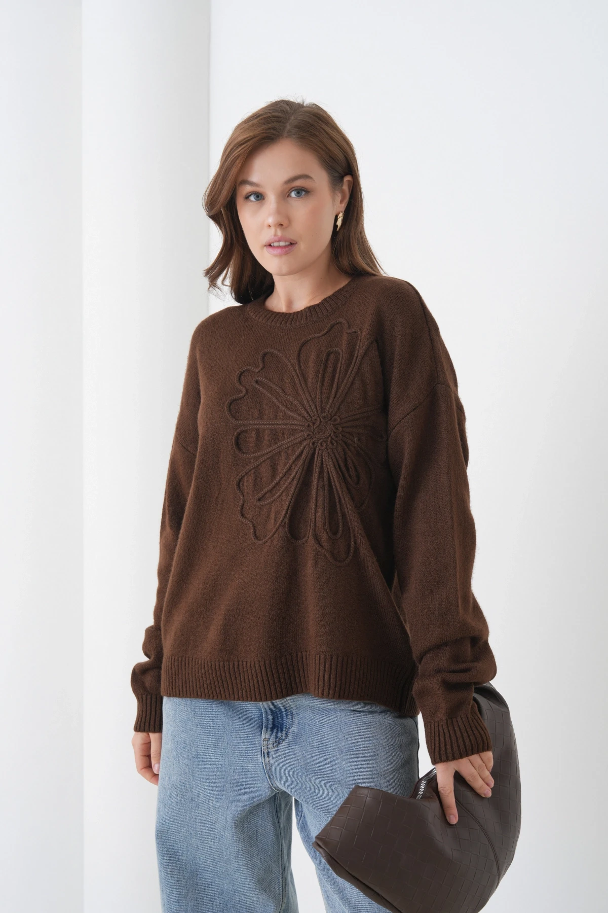 Kadın Bisiklet Yaka Desen İşlemeli Yumuşak Dokulu Triko Kazak