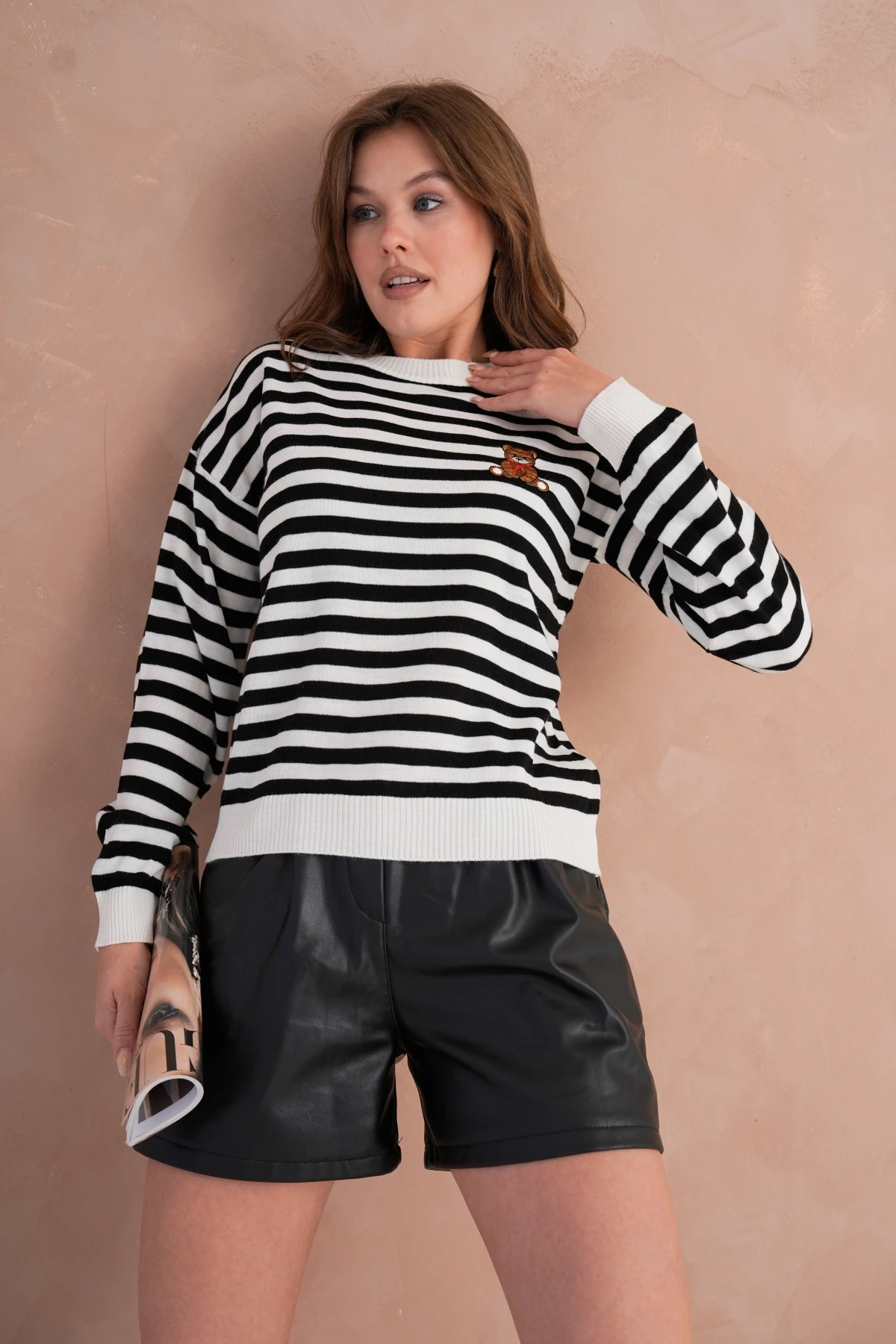 Kadın Bisiklet Yaka Nakış Detay Çizgili Triko Kazak