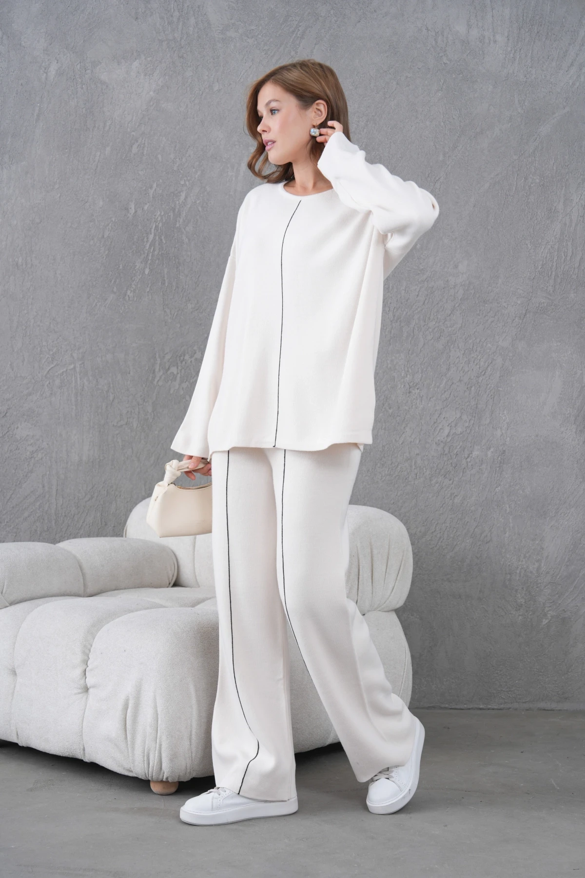 Kadın Bisiklet Yaka Yırtmaçlı Oversize Kazak Pantolon İkili Triko Takım