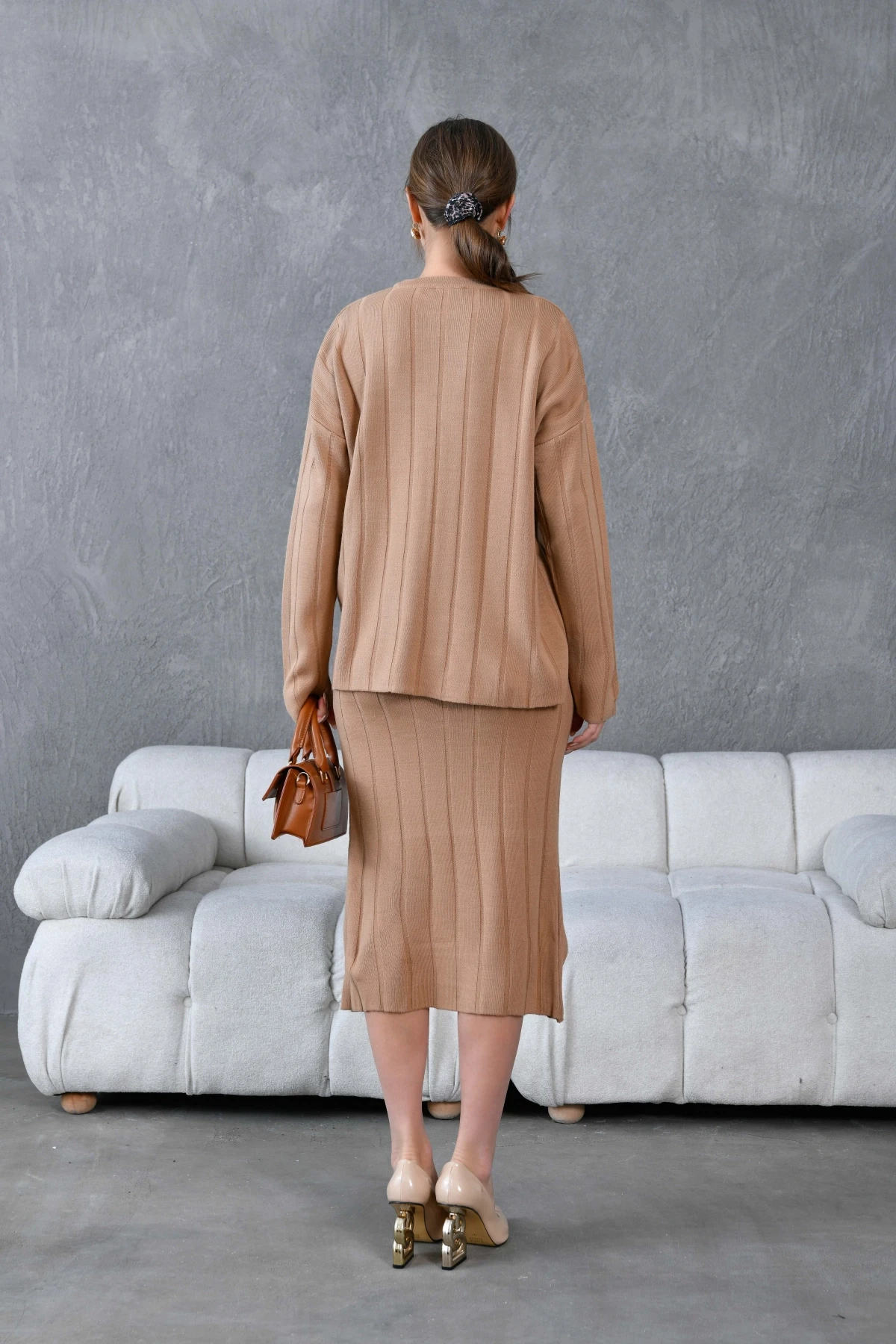 Kadın Bisiklet Yaka Yırtmaçlı Kazak Etek İkili Triko Takım