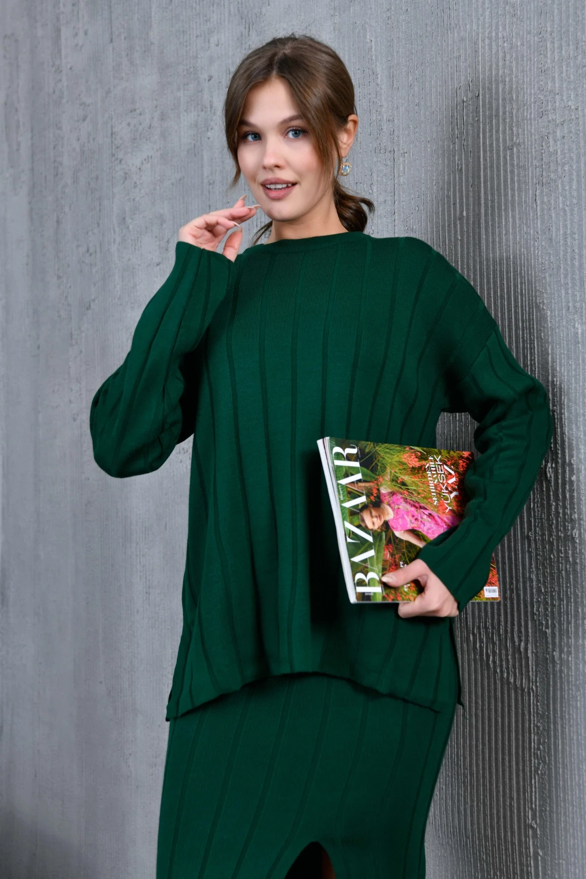 Kadın Bisiklet Yaka Yırtmaçlı Kazak Etek İkili Triko Takım