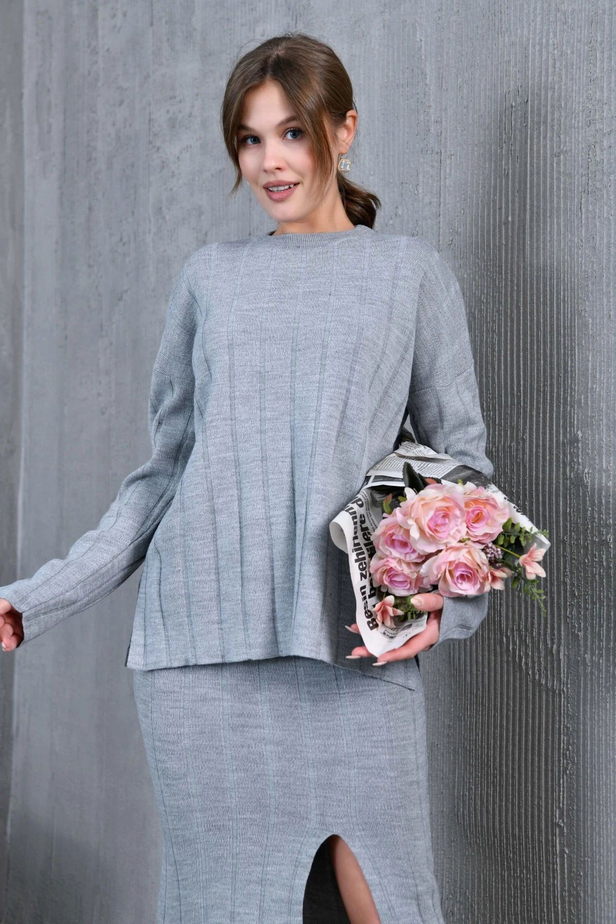 Kadın Bisiklet Yaka Yırtmaçlı Kazak Etek İkili Triko Takım