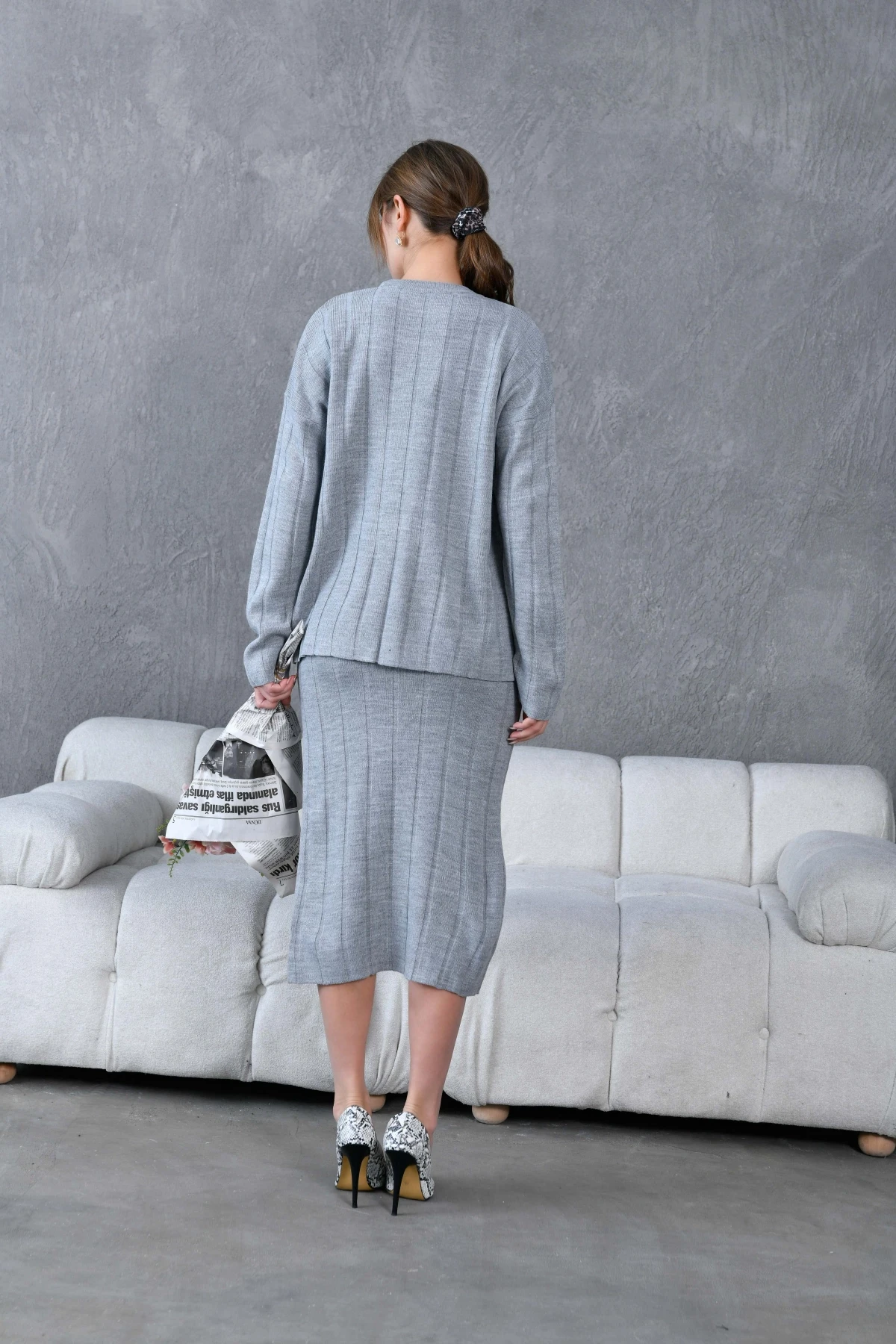 Kadın Bisiklet Yaka Yırtmaçlı Kazak Etek İkili Triko Takım