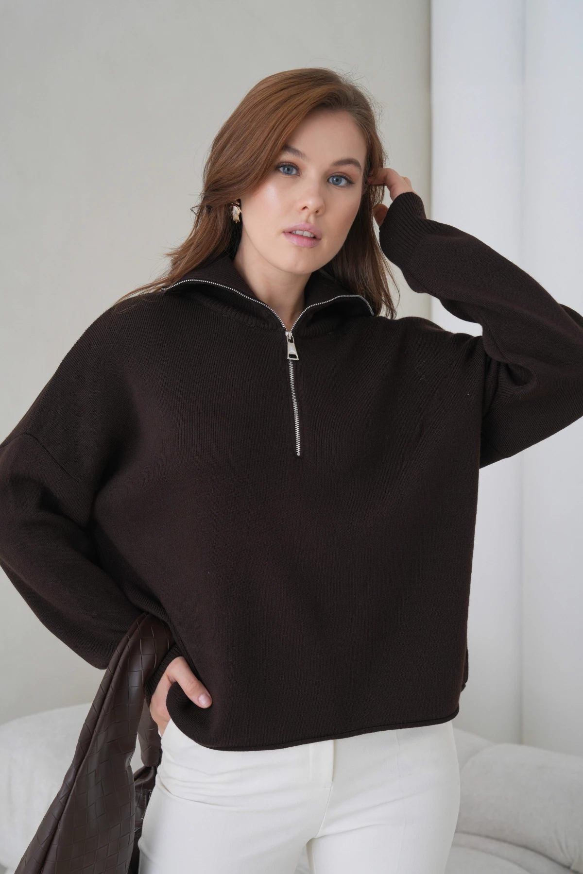 Kadın Devrik Yaka Yarım Pat Fermuar Oversize Triko Kazak 12374