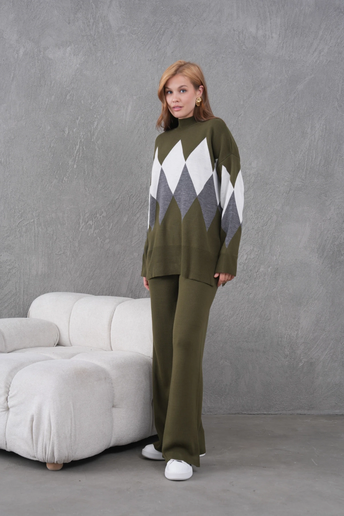 Kadın Dik Yaka Desenli Yırtmaçlı Kazak Pantolon İkil Triko Takım