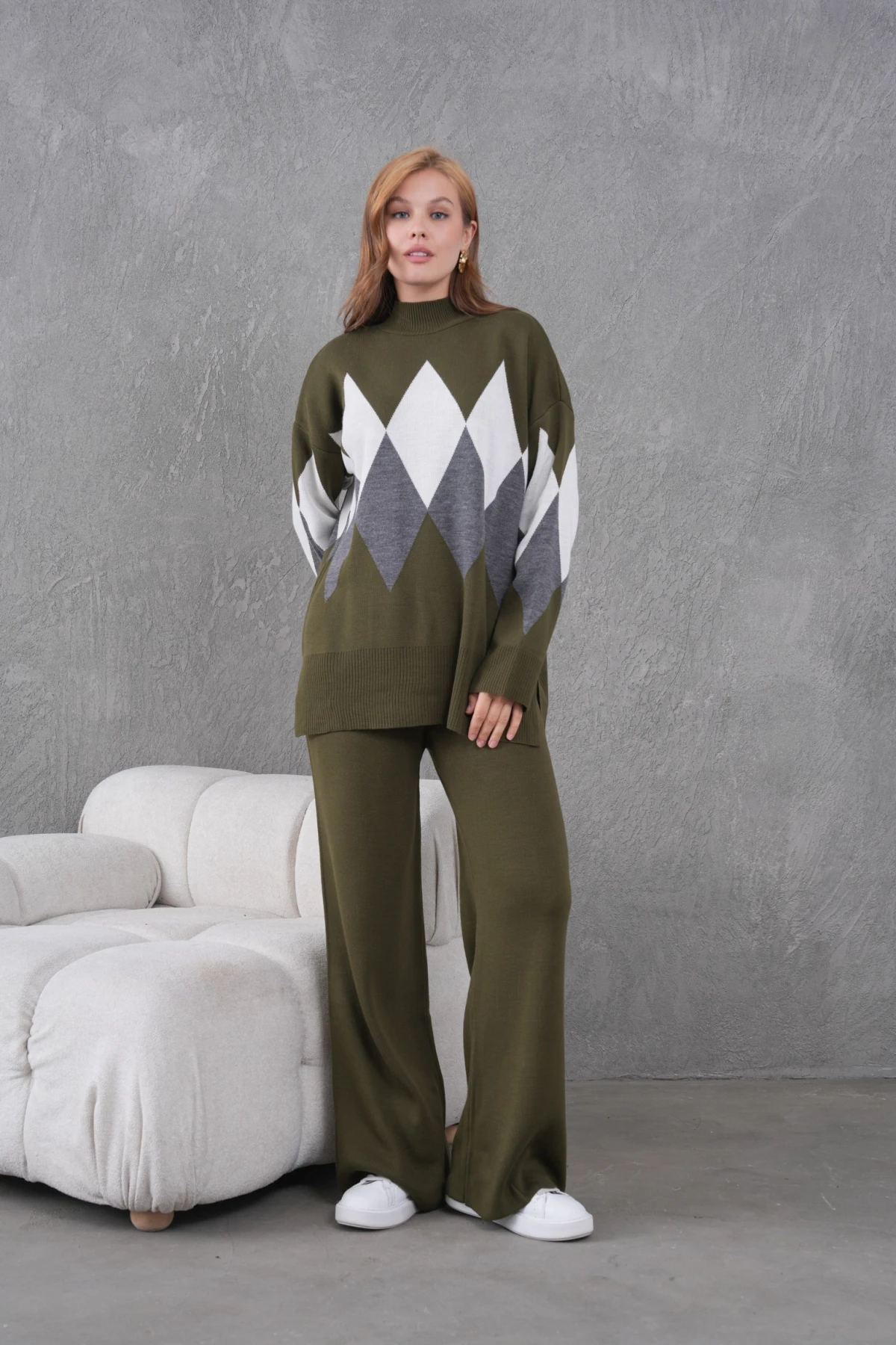 Kadın Dik Yaka Desenli Yırtmaçlı Kazak Pantolon İkil Triko Takım