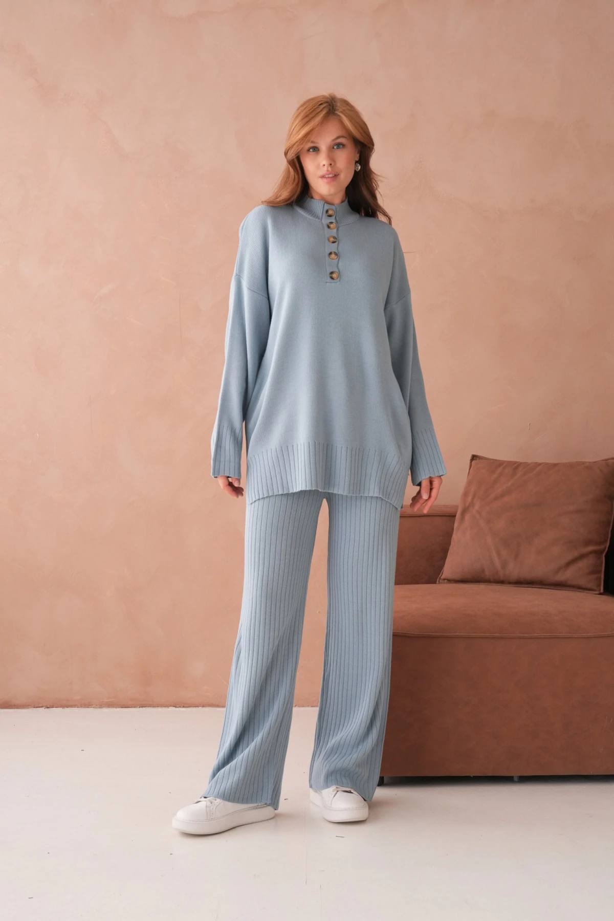 Kadın Dik Yaka Düğme Detay Yırtmaçlı Salaş Kazak Pantolon İkili Triko Takım