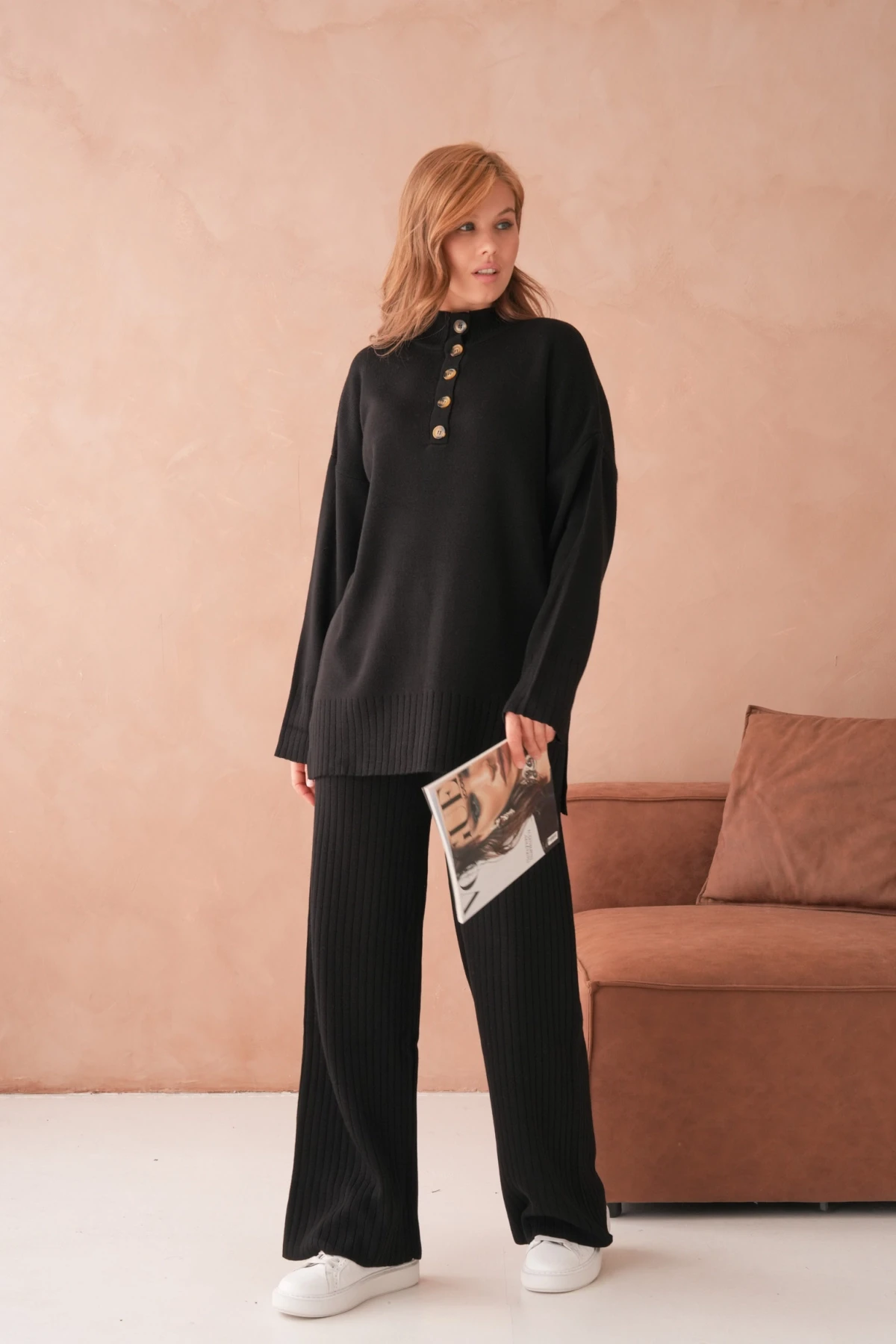 Kadın Dik Yaka Düğme Detay Yırtmaçlı Salaş Kazak Pantolon İkili Triko Takım