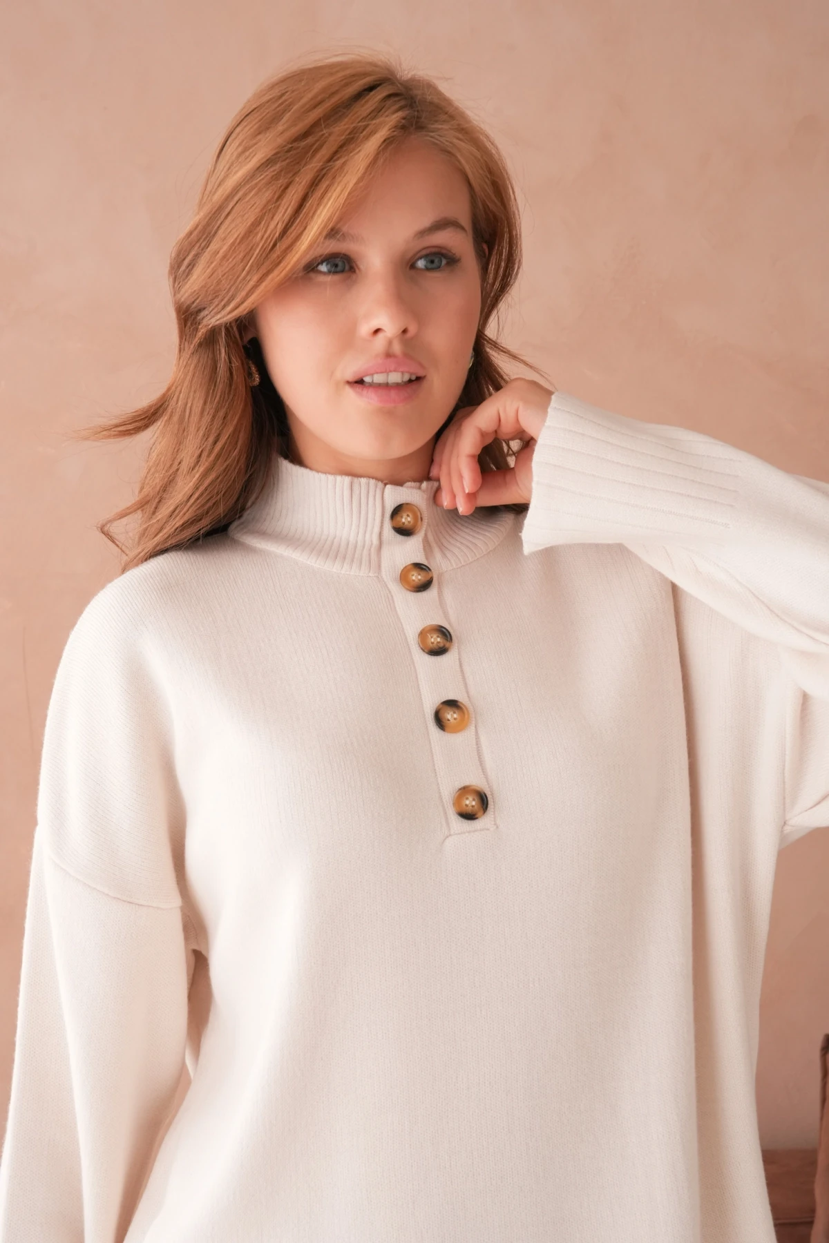 Kadın Dik Yaka Düğme Detay Yırtmaçlı Salaş Kazak Pantolon İkili Triko Takım