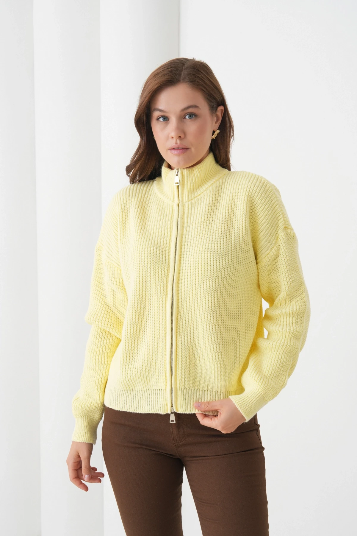 Kadın Dik Yaka Fermuar Kapama Oversize Triko Hırka 