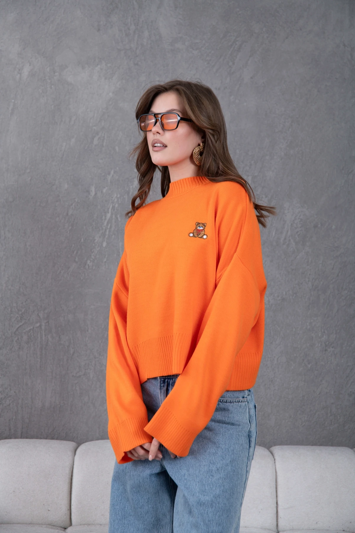 Kadın Dik Yaka Oversize Nakışlı Triko Kazak