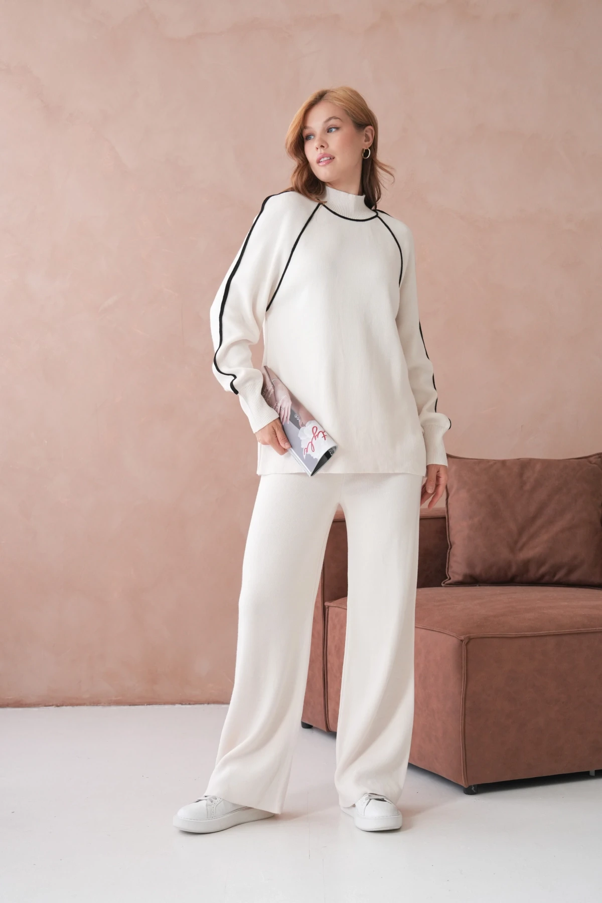 Kadın Dik Yaka Yarım Pat Fermuar Yırtmaçlı Kazak Pantolon İkili Triko Takım