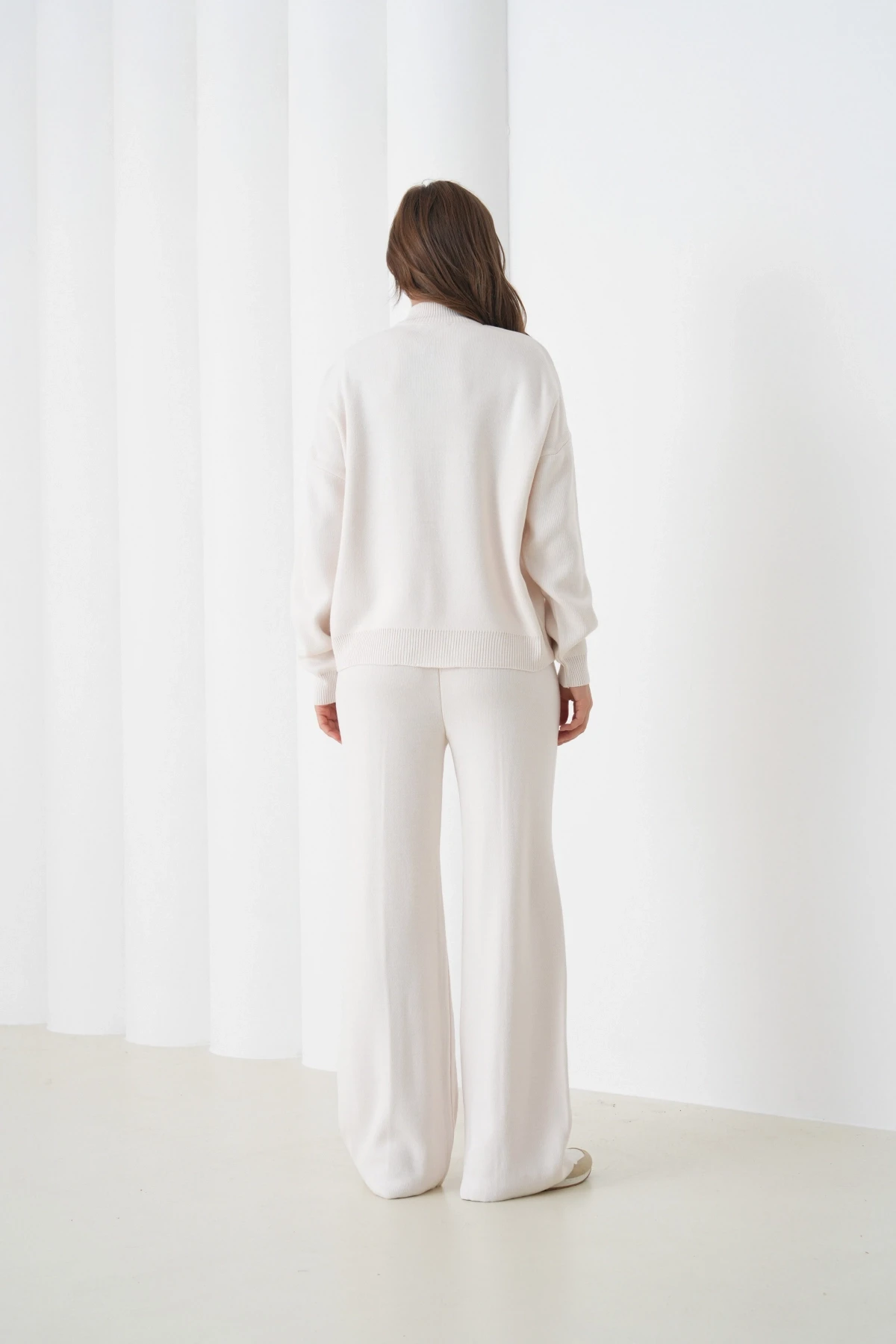 Kadın Dik Yaka Yarım Pat Fermuar Yırtmaçlı Kazak Pantolon İkili Triko Takım