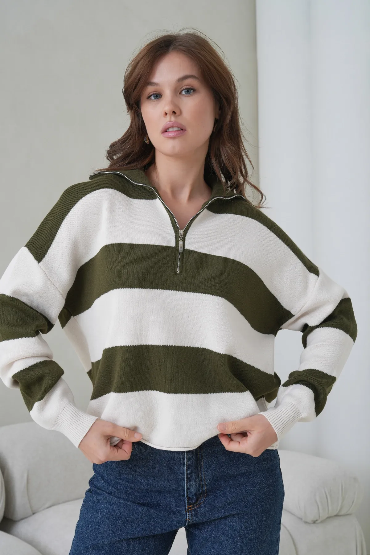 Kadın Dik Yaka Yarım Pat Fermuarlı Çizgili Oversize Triko Kazak 12381