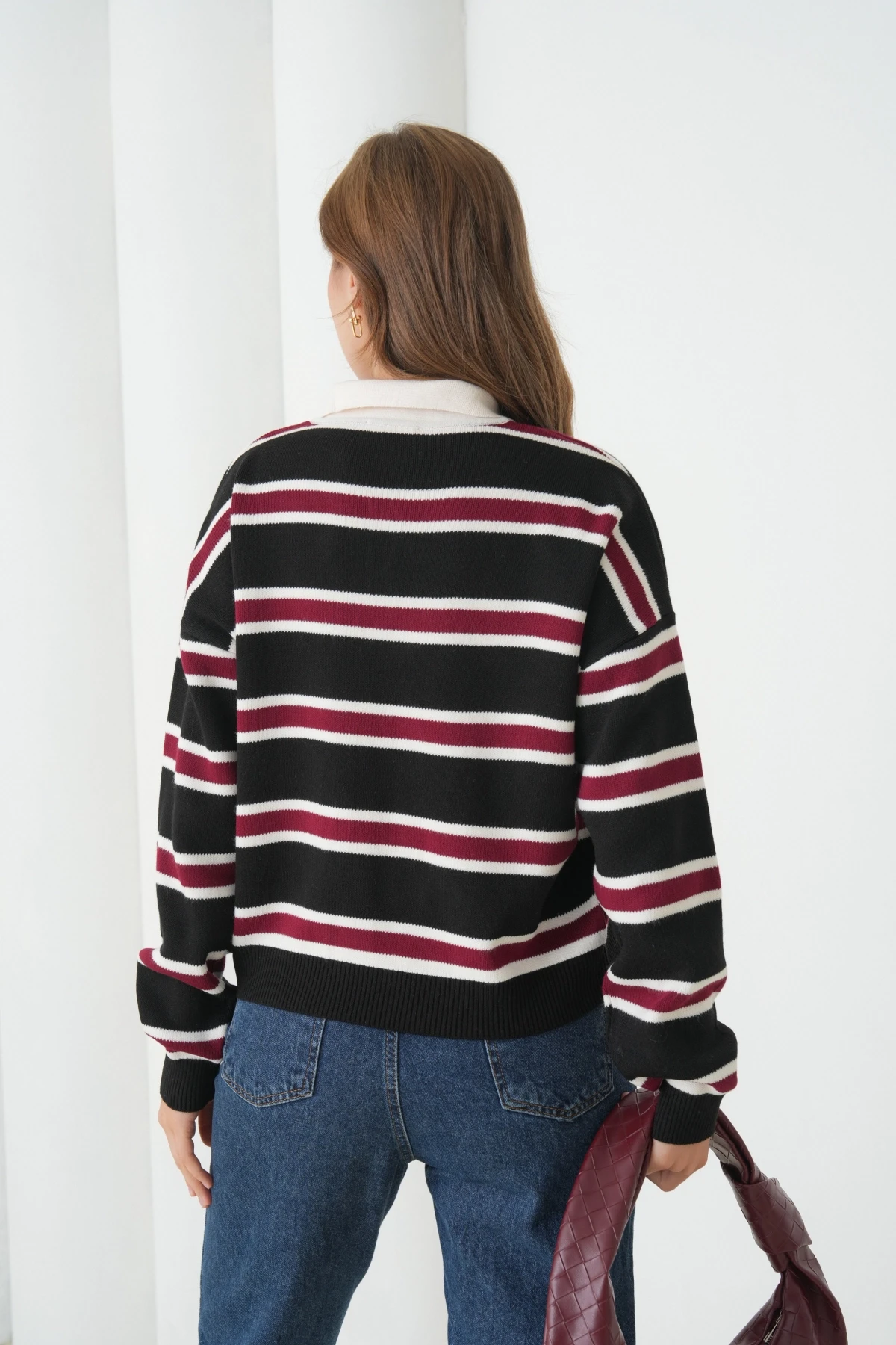 Kadın Polo Yaka Çizgili Yumuşak Dokulu Oversize Triko Kazak 