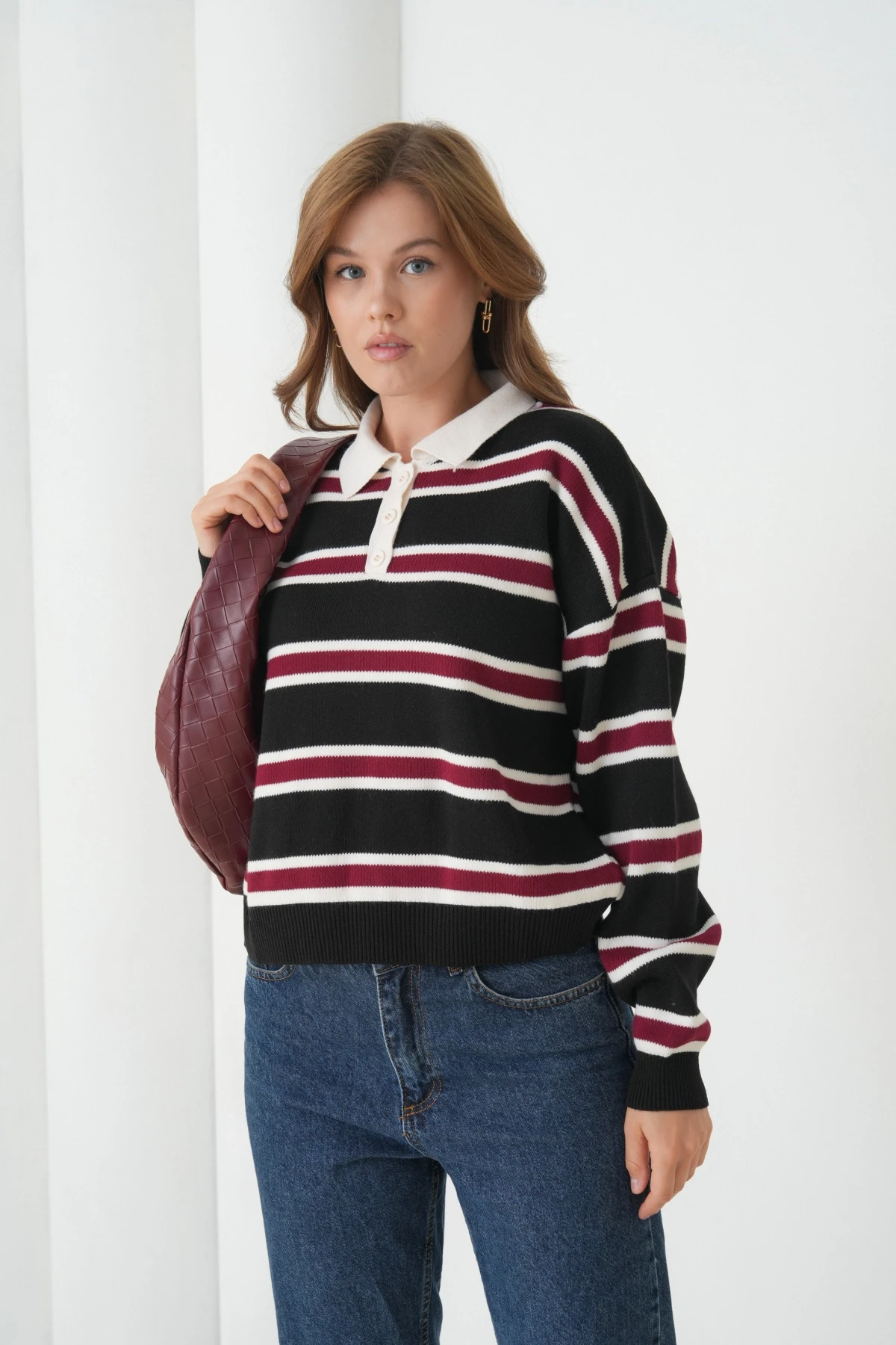 Kadın Polo Yaka Çizgili Yumuşak Dokulu Oversize Triko Kazak 