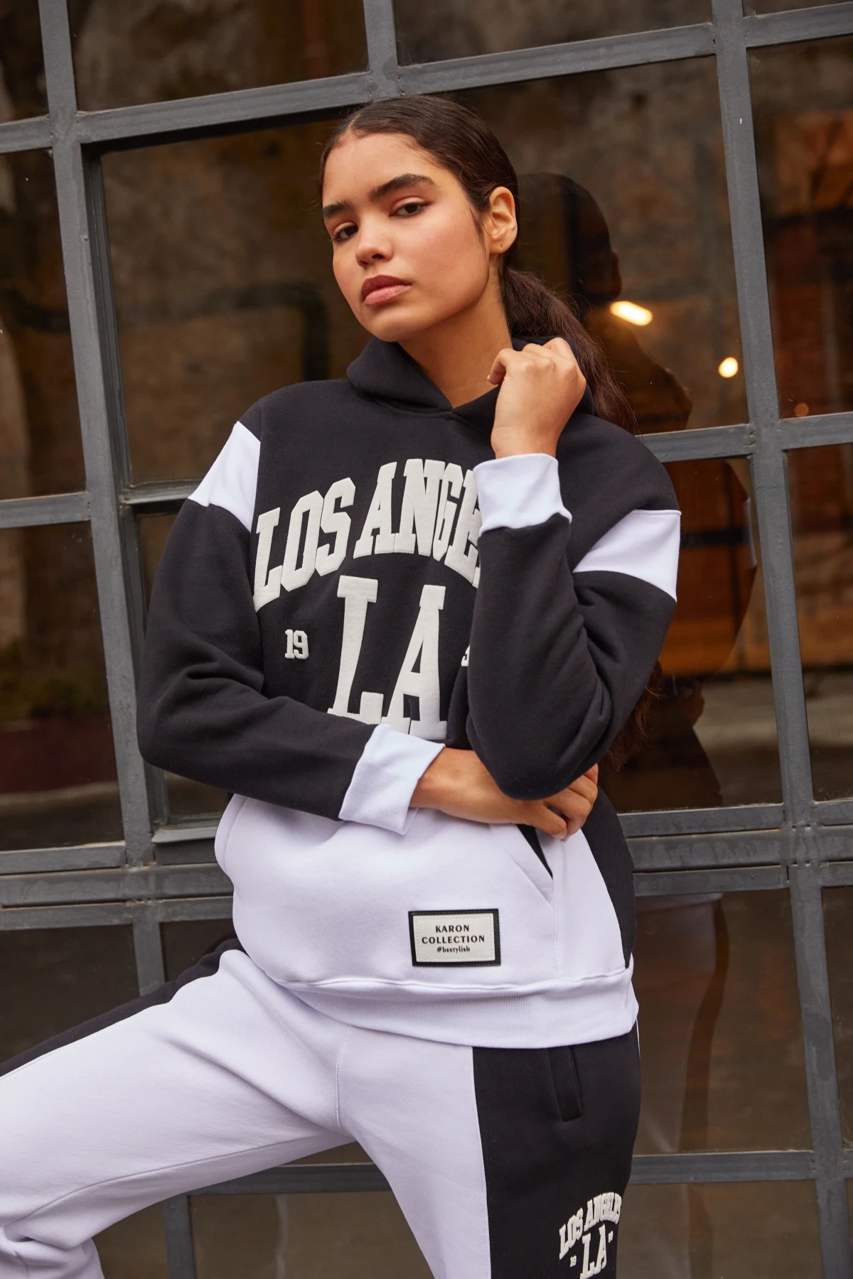 Kadın Siyah Baskı Detay Kanguru Cepli Şardonlu Takım