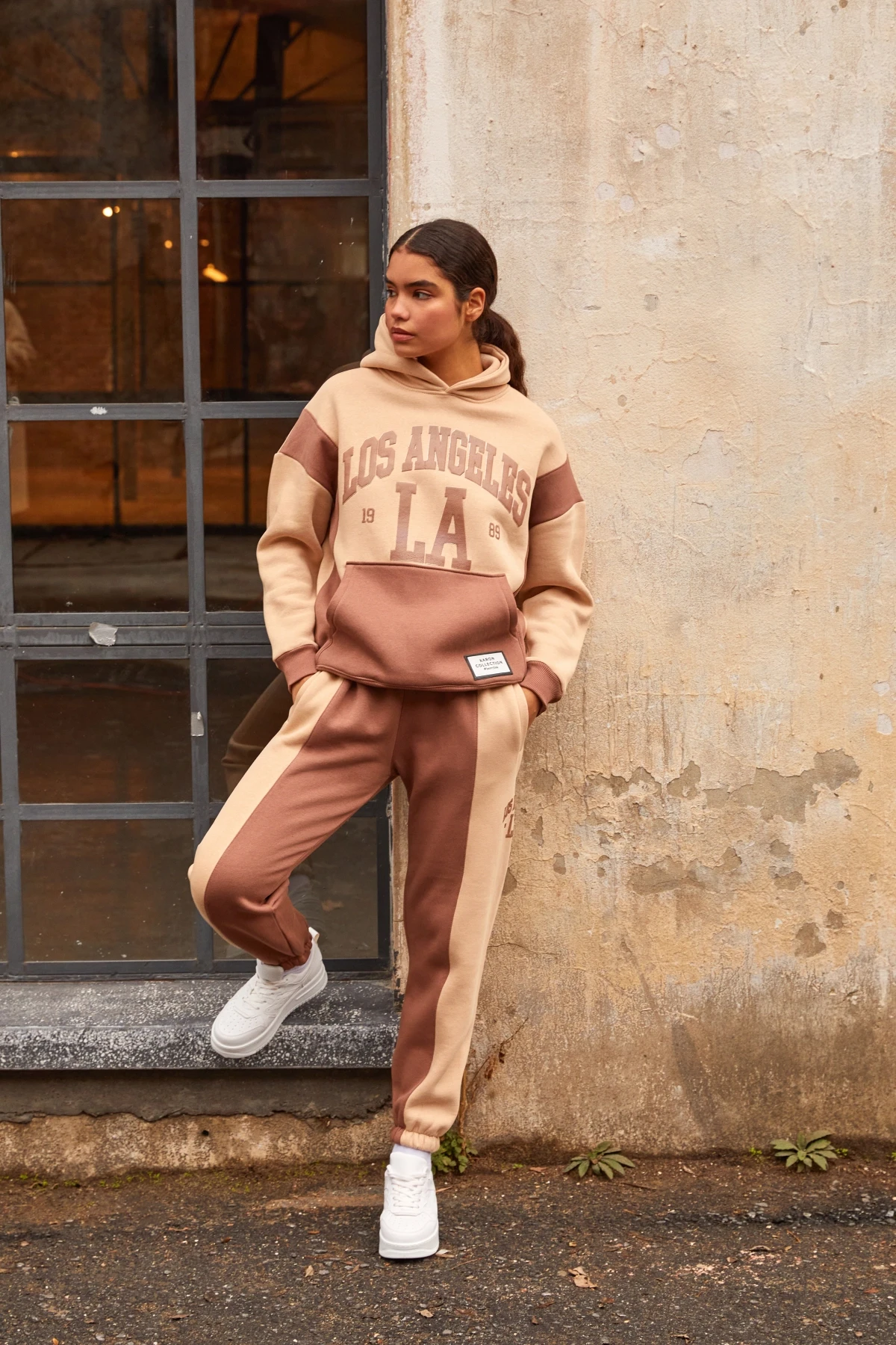 Kadın Taş Baskı Detay Kanguru Cepli Şardonlu Takım