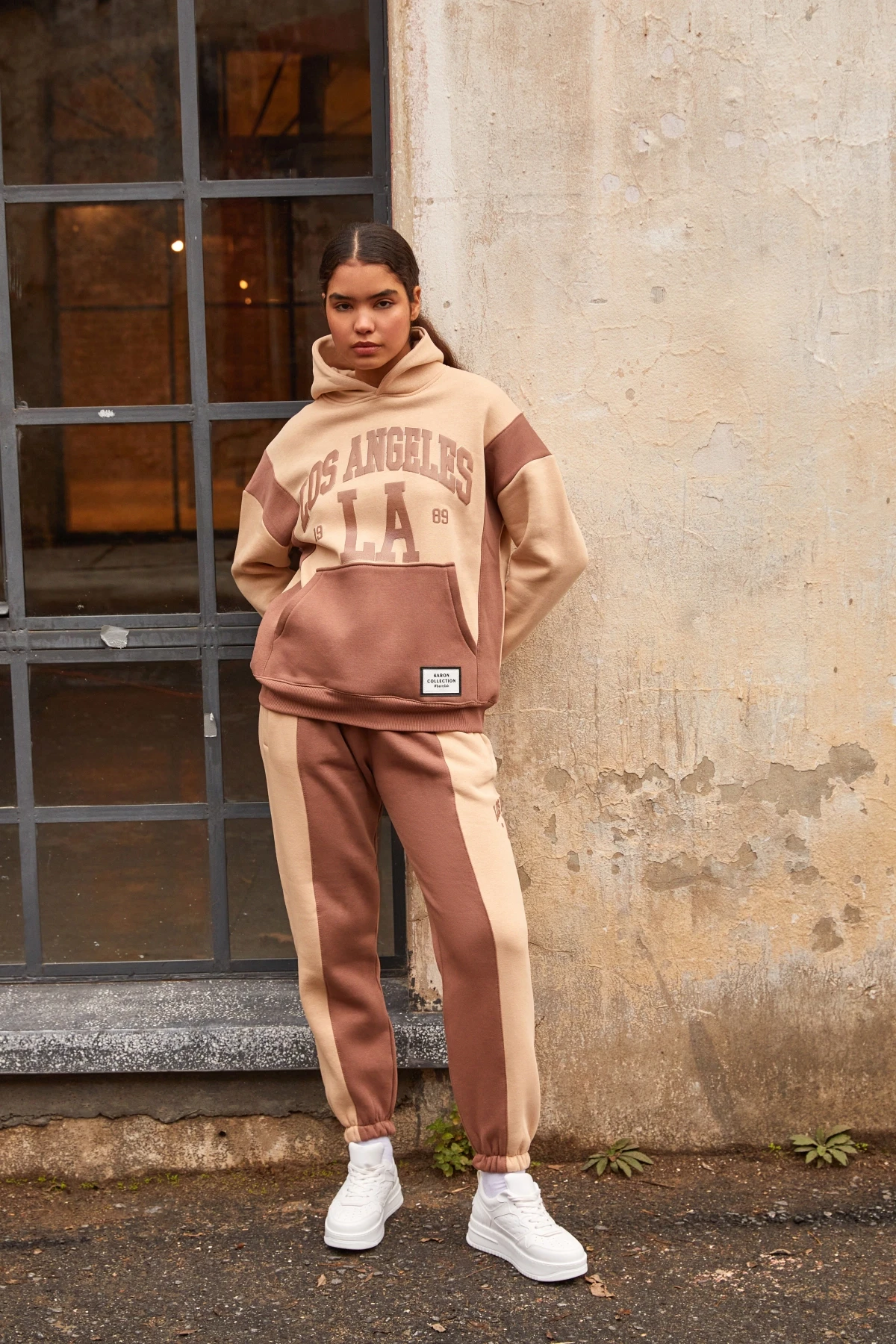 Kadın Taş Baskı Detay Kanguru Cepli Şardonlu Takım