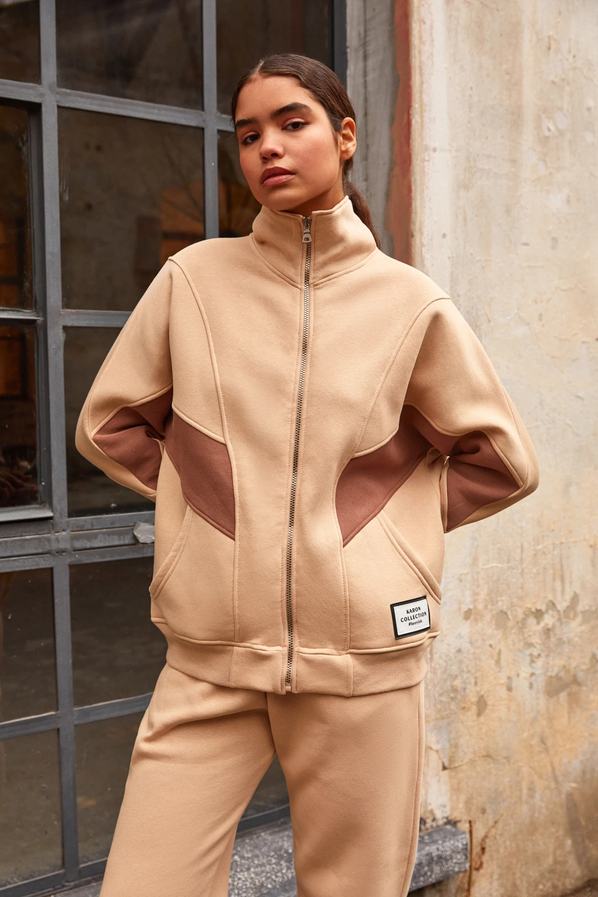 Kadın Taş Garni Detay Fermuar Kapama Dik Yaka Şardonlu Takım