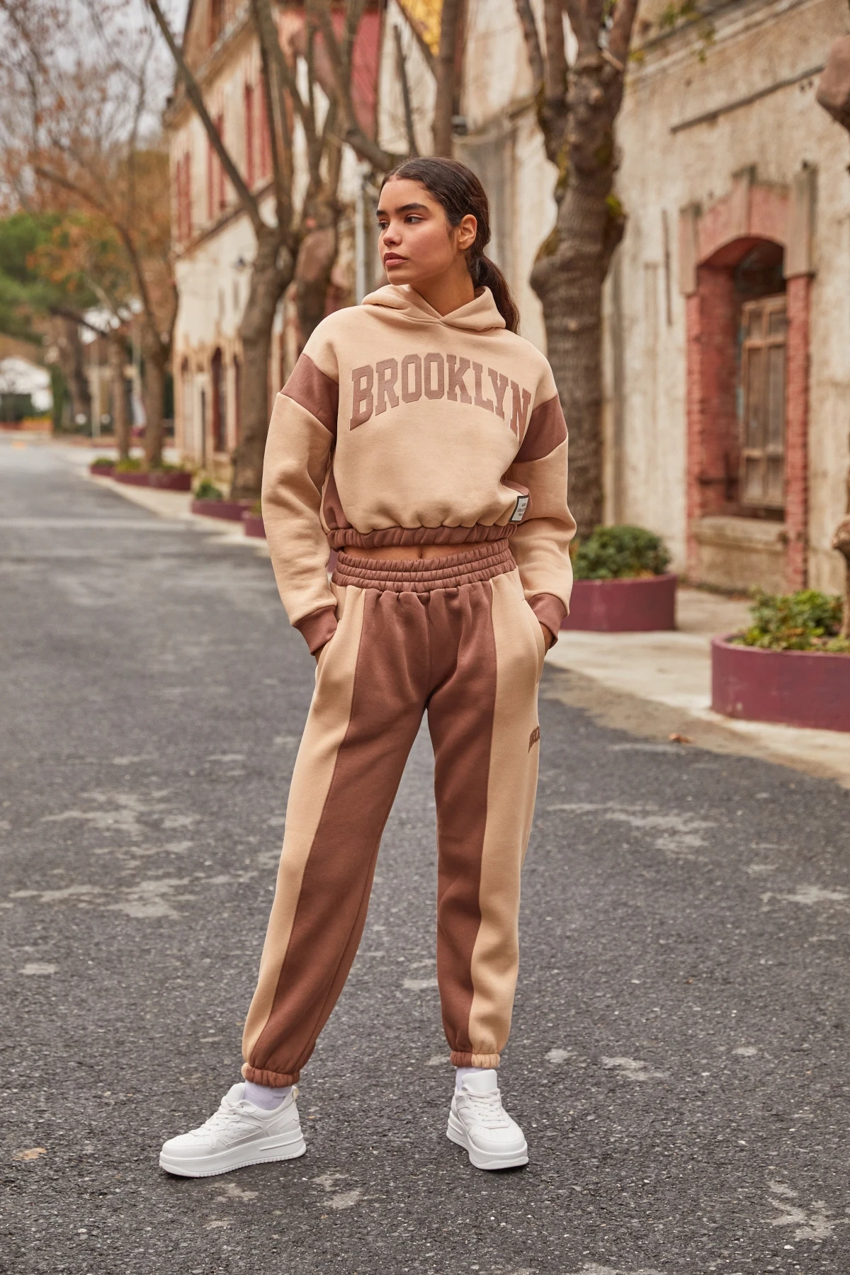  Kadın Taş Kapşonlu Baskı Detay Garnili Şardonlu Takım