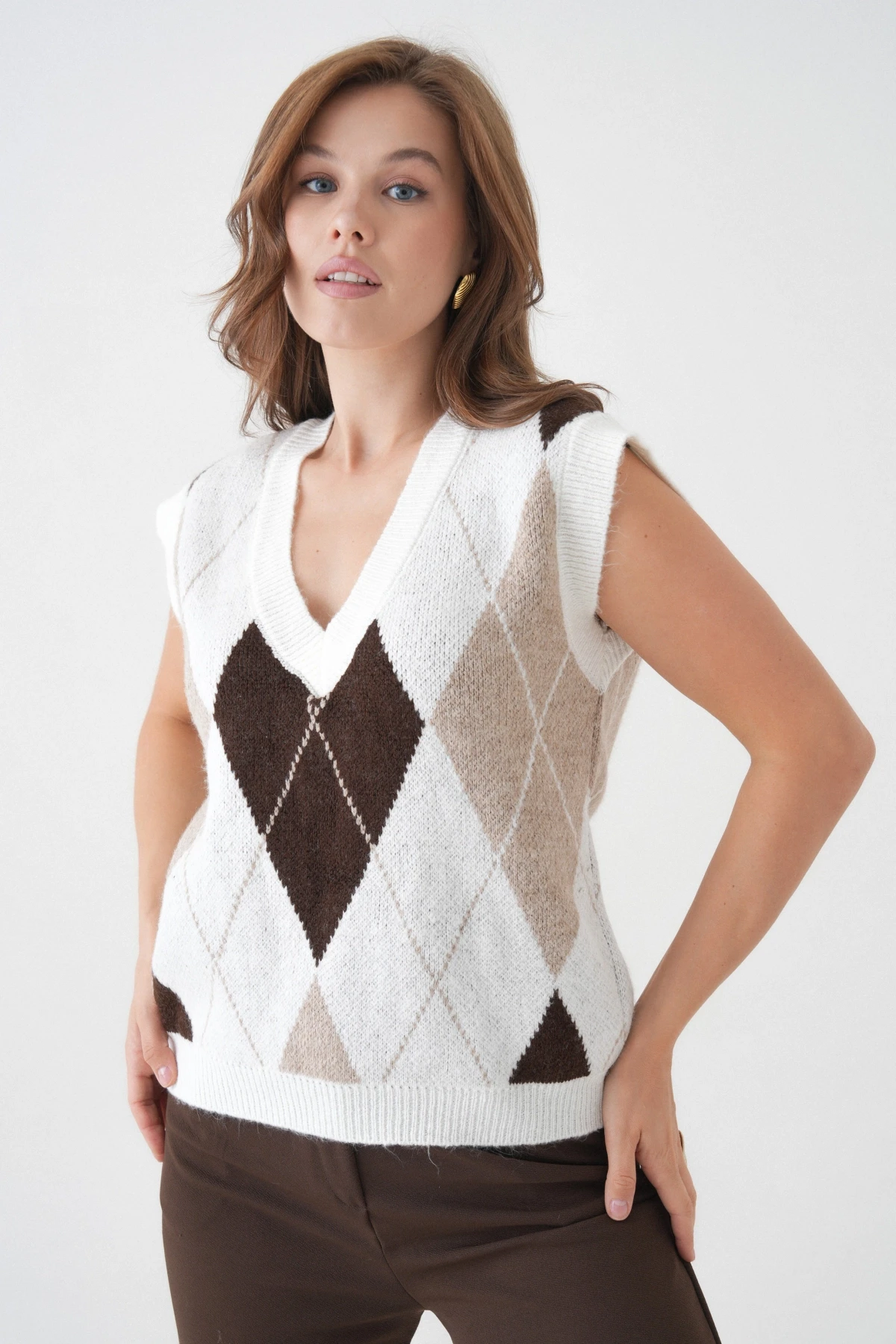 Kadın V Yaka Desenli Yumuşak Dokulu Triko Sweater