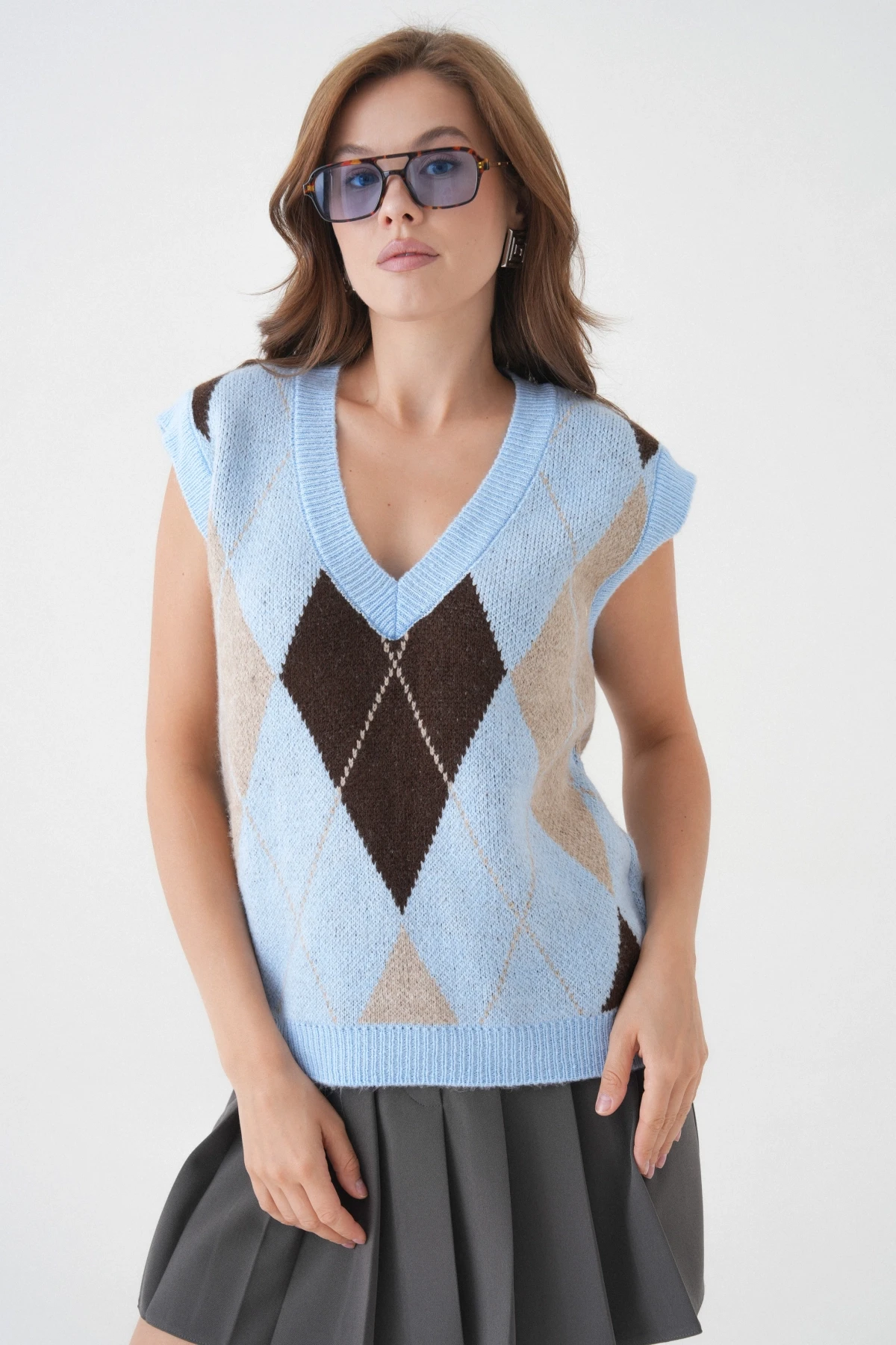 Kadın V Yaka Desenli Yumuşak Dokulu Triko Sweater