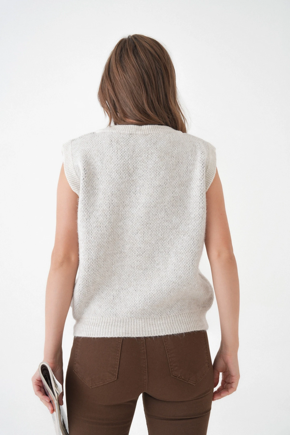 Kadın V Yaka Desenli Yumuşak Dokulu Triko Sweater