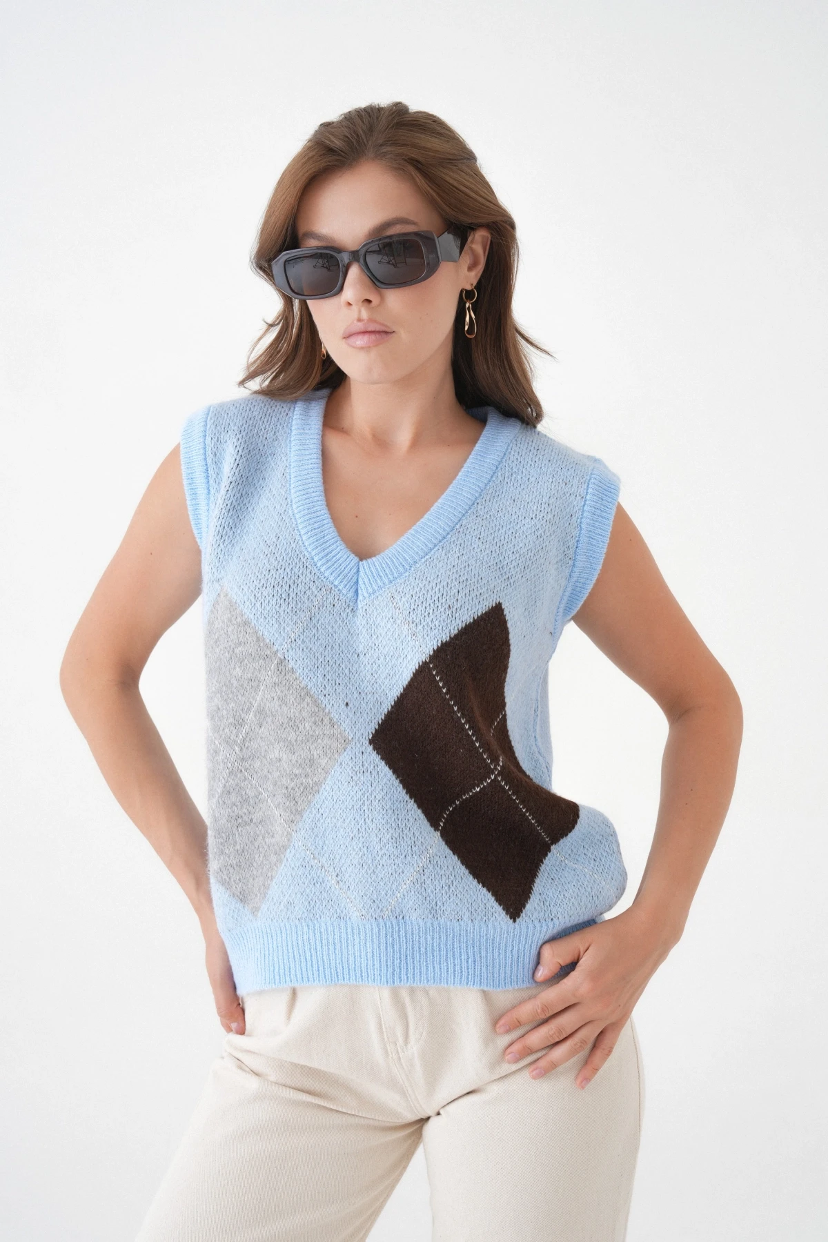 Kadın V Yaka Desenli Yumuşak Dokulu Triko Sweater