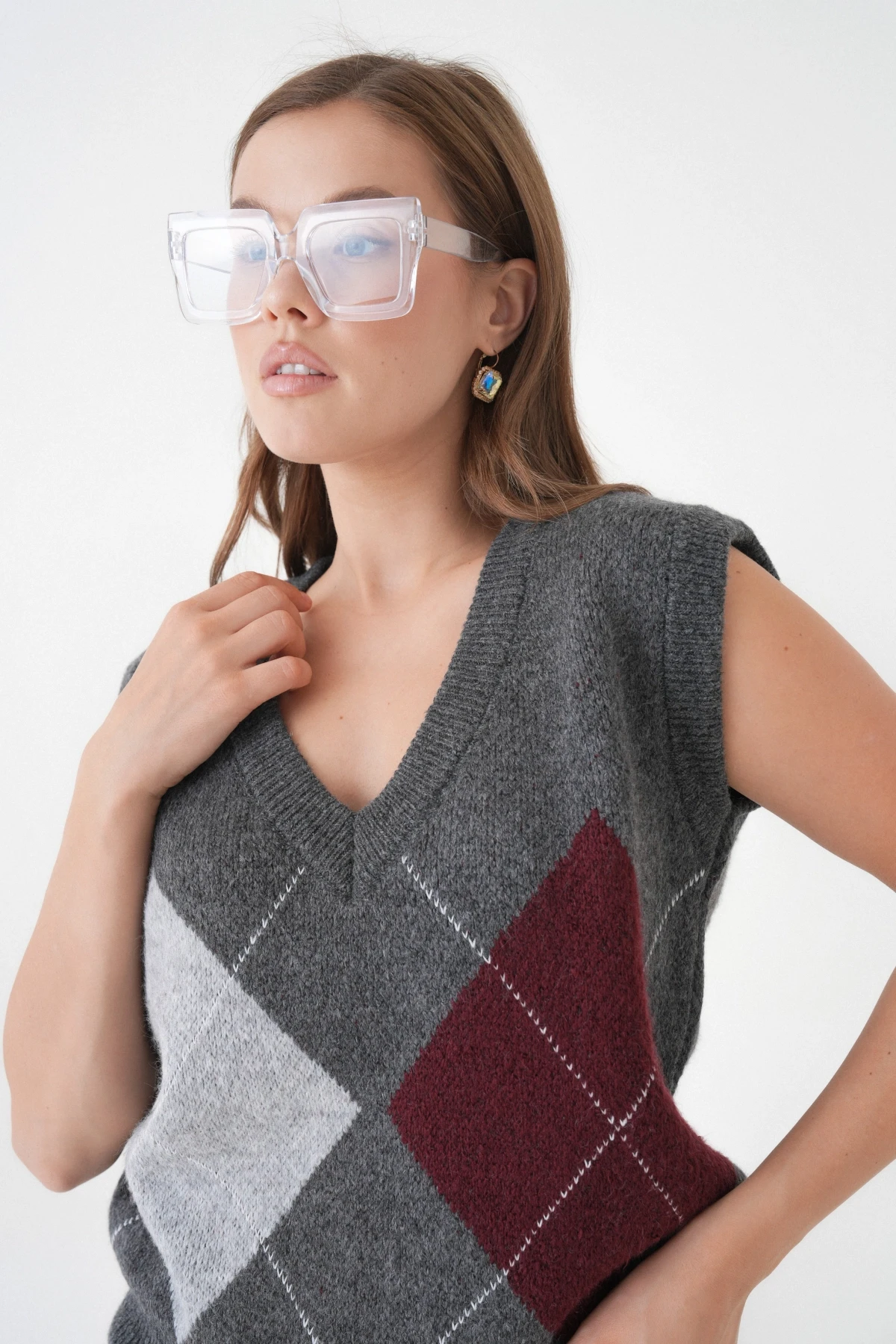 Kadın V Yaka Desenli Yumuşak Dokulu Triko Sweater