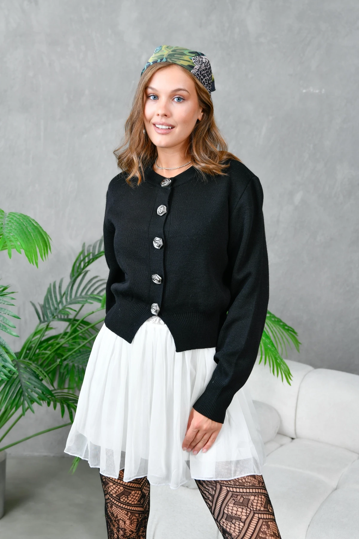 Kadın V Yaka Düğme Detay Yumuşak Dokulu Triko Ceket 10827