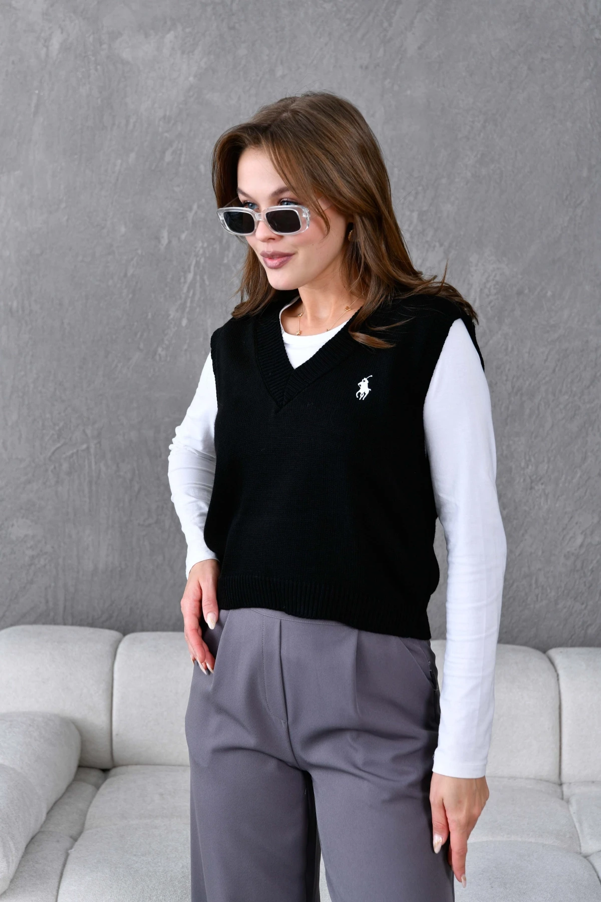 Kadın V Yaka Nakışlı Oversize Basic Triko Sweater