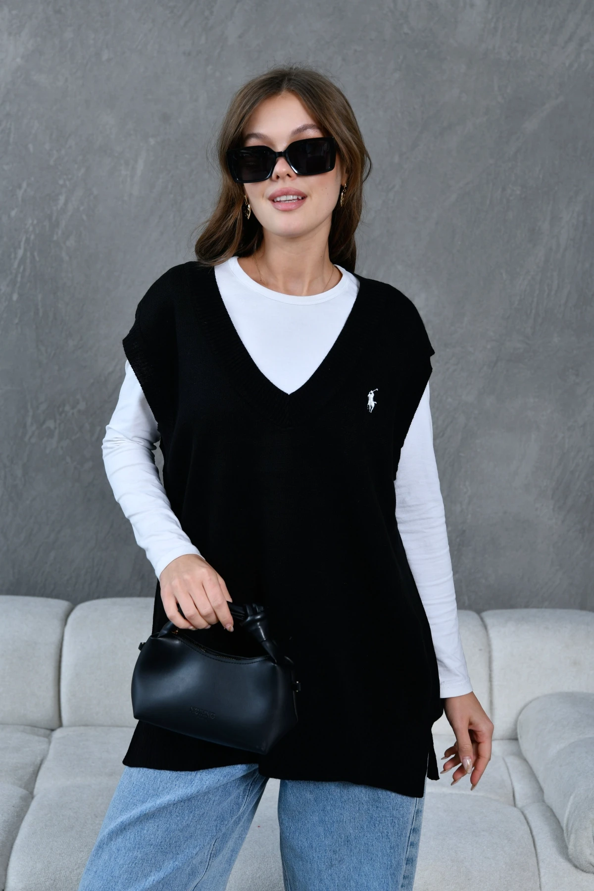 Kadın V Yaka Nakışlı Oversize Triko Sweater
